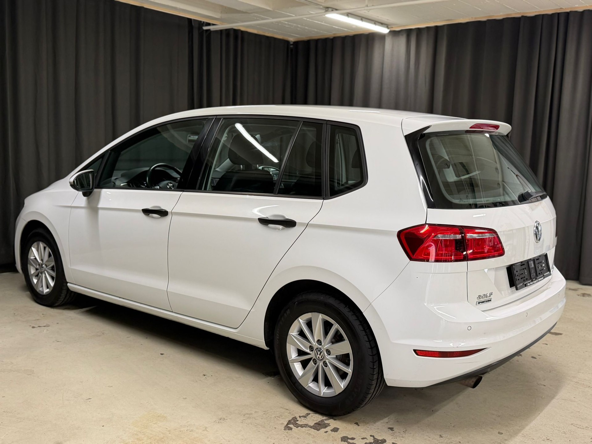 VW Golf Sportsvan 1.2 TSI Trendline DSG-image-4