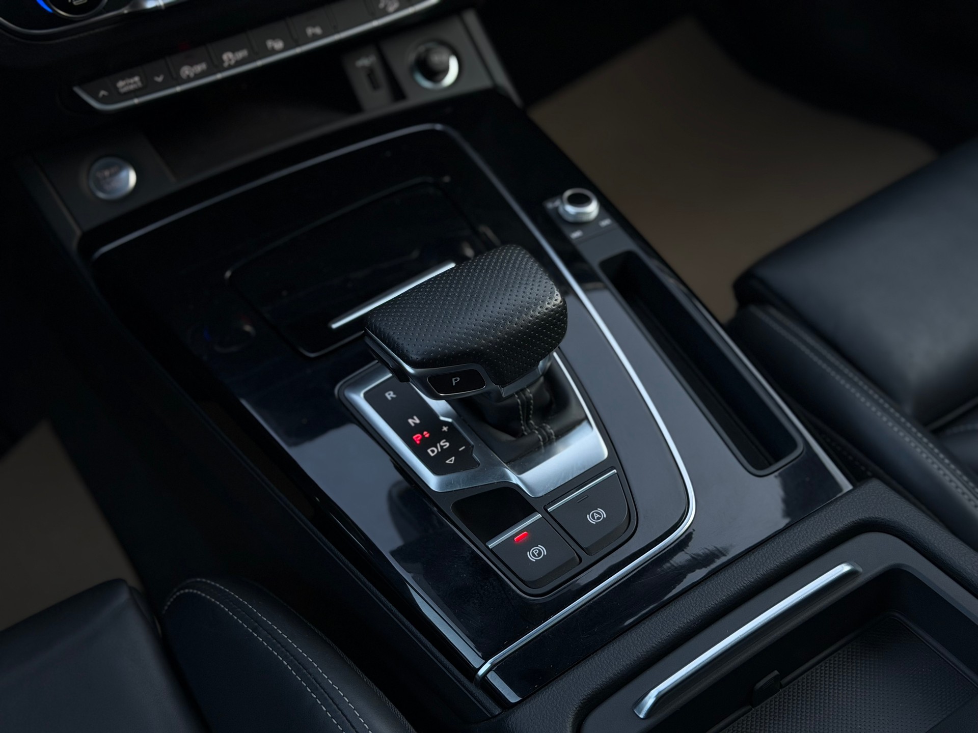 AUDI Q5 Sportback 45 TFSI S line quattro S-tronic-image-18