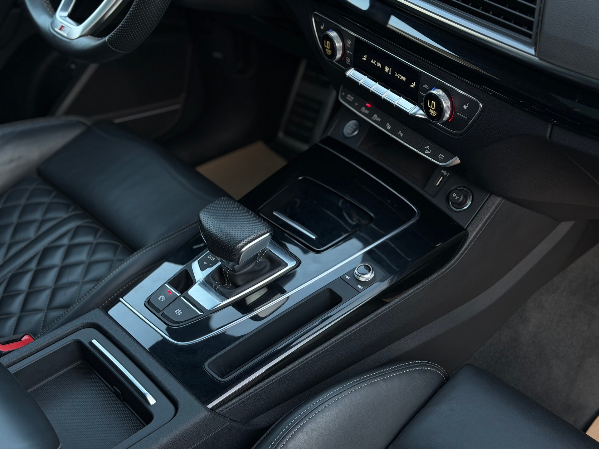 AUDI Q5 Sportback 45 TFSI S line quattro S-tronic-image-17