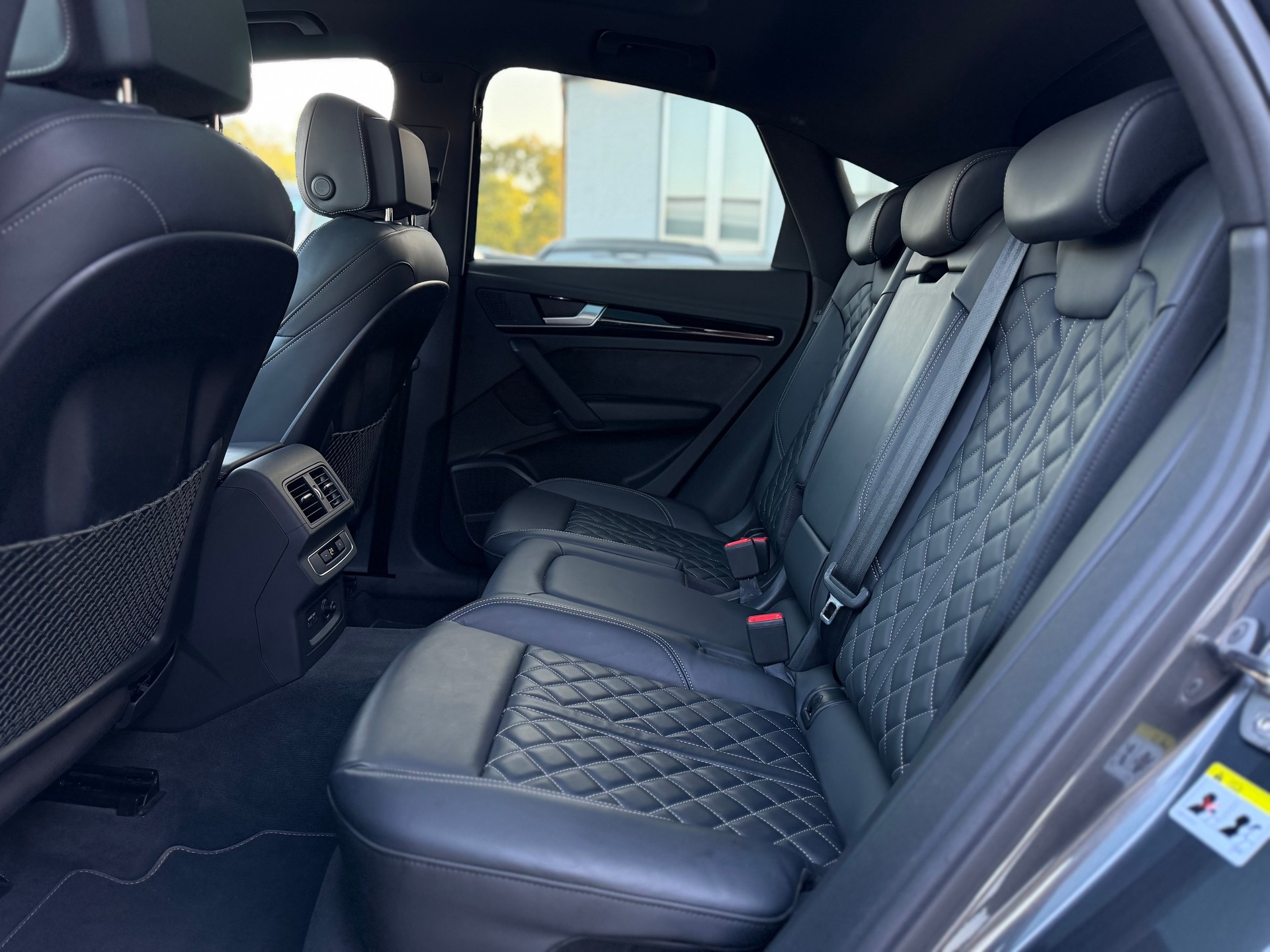 AUDI Q5 Sportback 45 TFSI S line quattro S-tronic-image-11