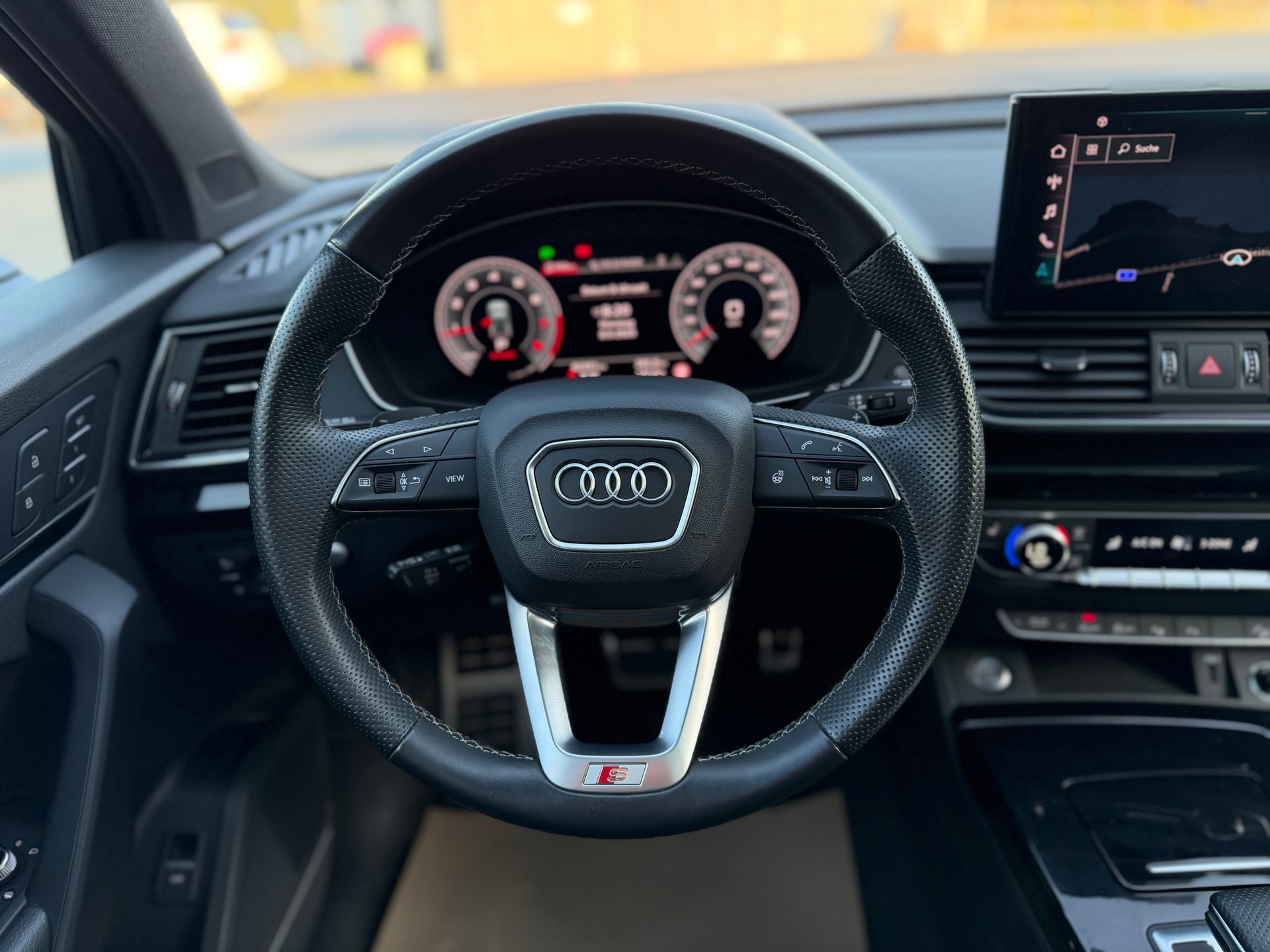 AUDI Q5 Sportback 45 TFSI S line quattro S-tronic-image-16