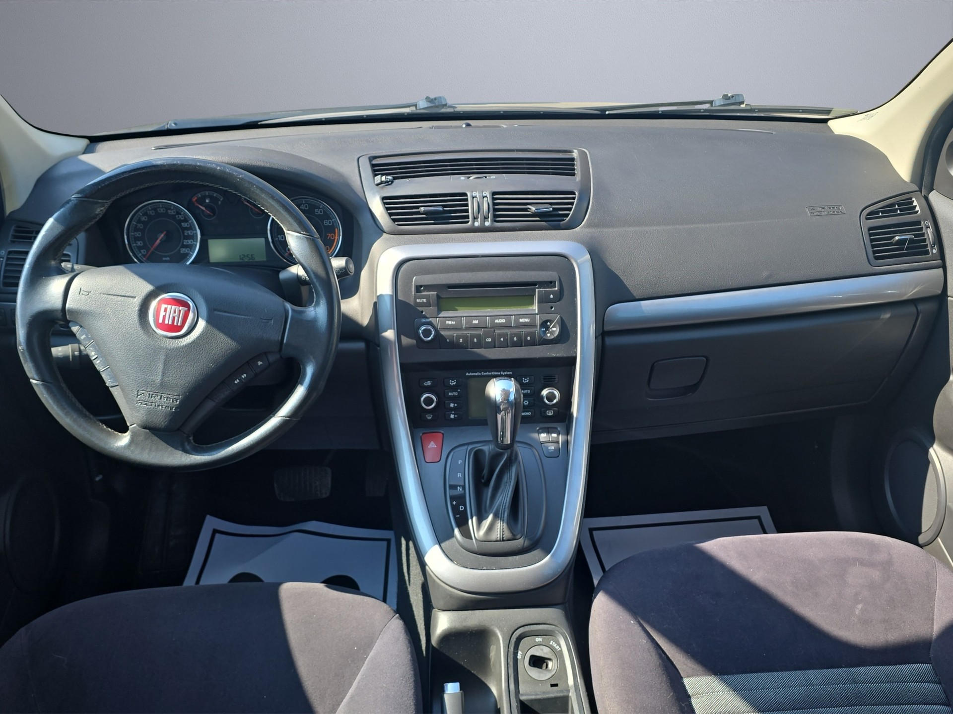 FIAT Croma 2.2 Dynamic Automatic-image-9