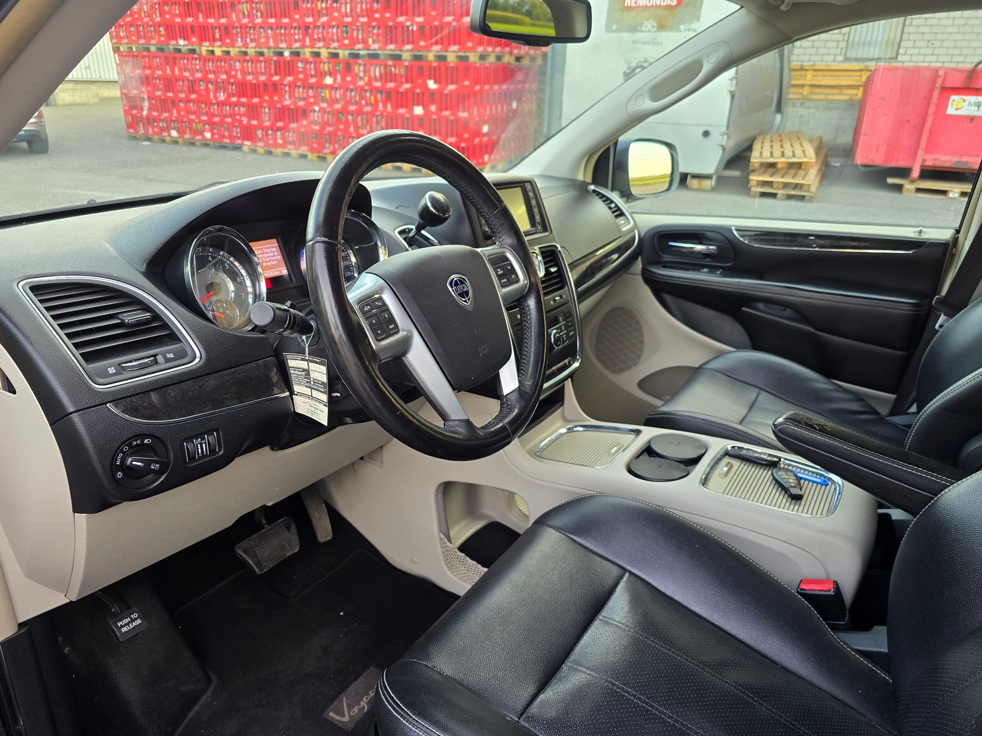 LANCIA Voyager 3.6 V6 Gold Automatic-image-11