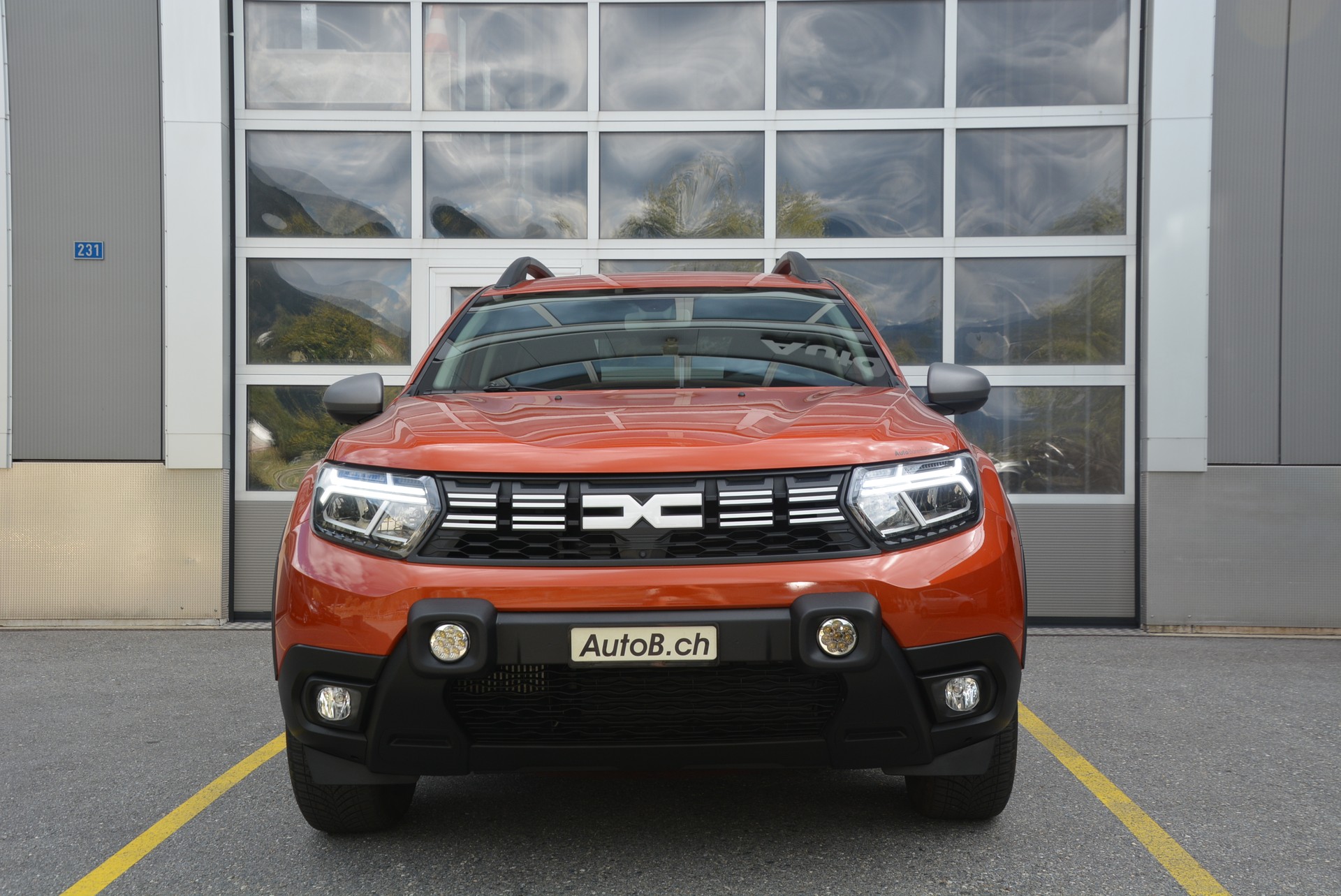 DACIA Duster TCe 150 Journey+ 4x4-image-2