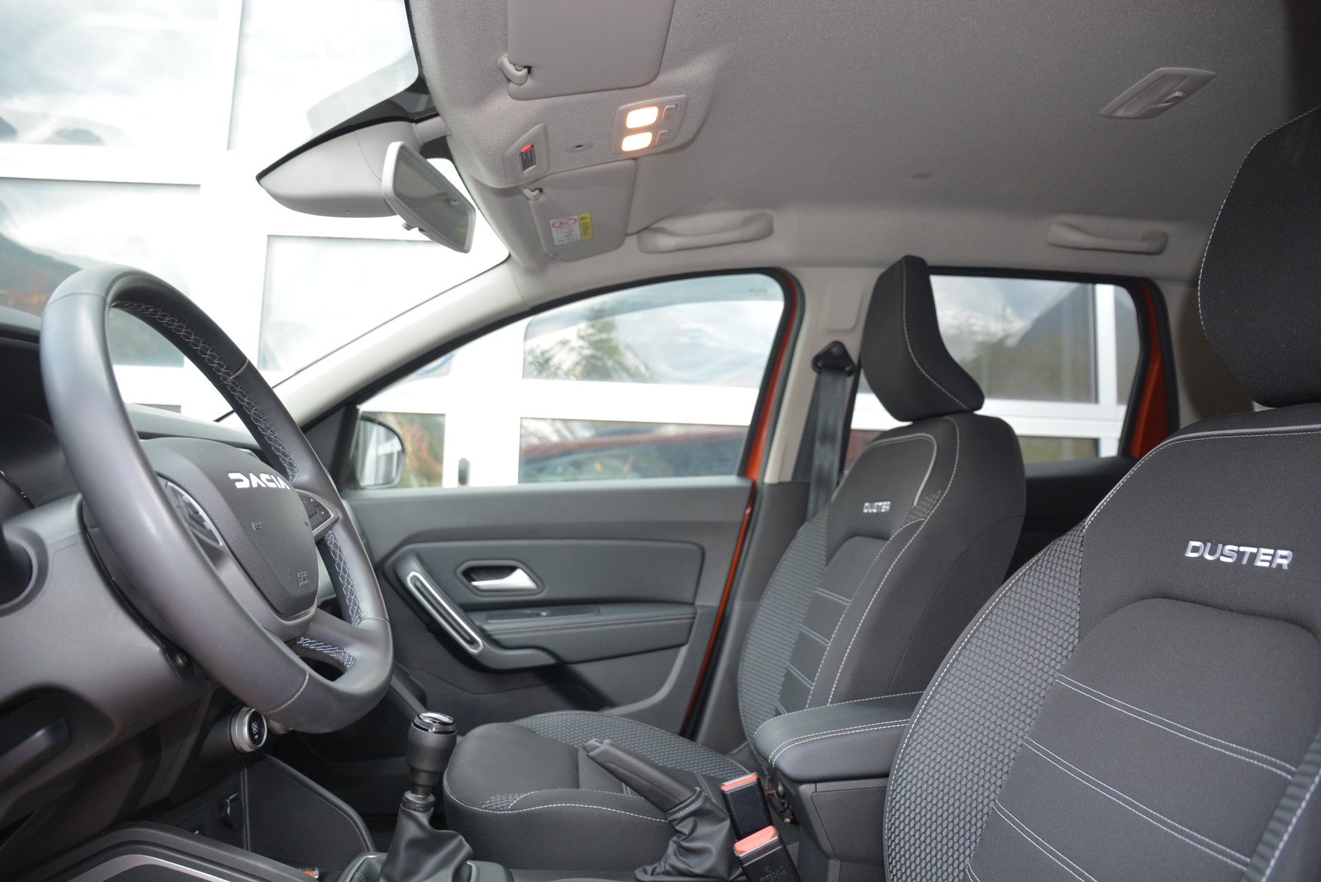 DACIA Duster TCe 150 Journey+ 4x4-image-14