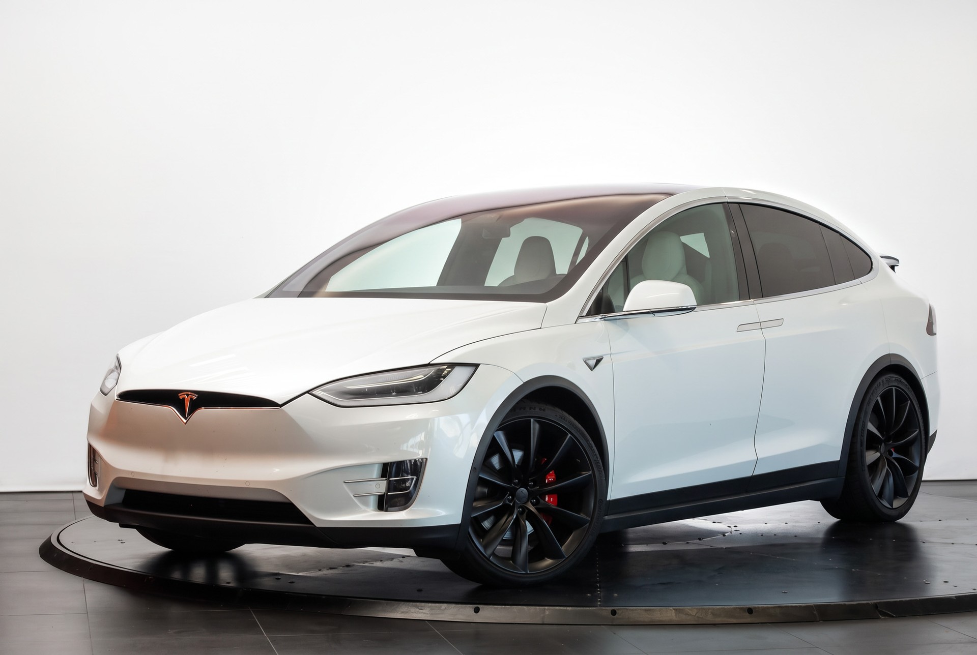 TESLA Model X Performance Ludicrous * FSD *6 seats-image-4
