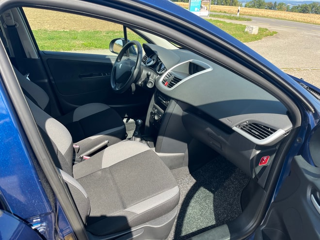 PEUGEOT 207 1.4 16V Trendy-image-6