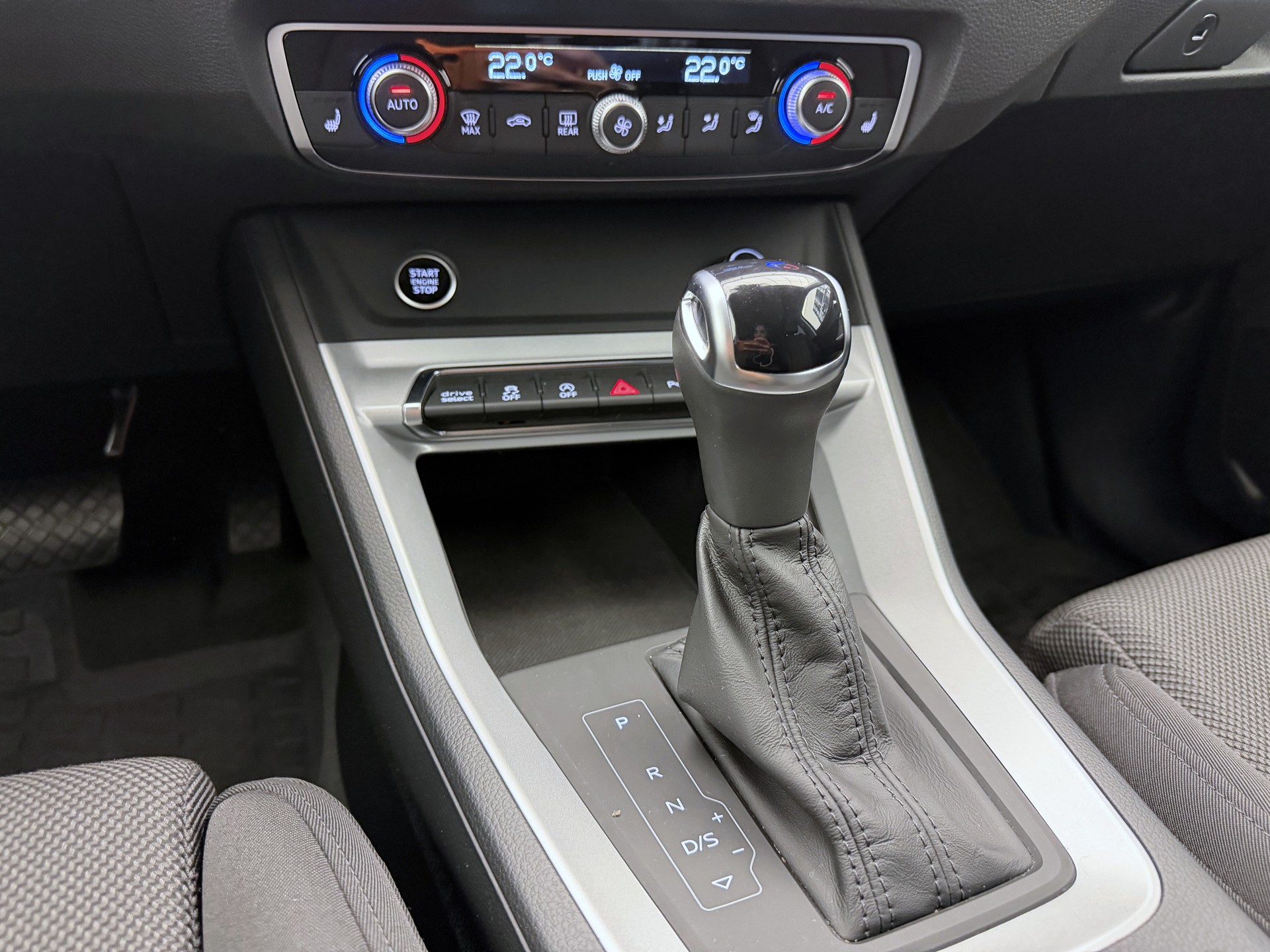 AUDI Q3 Sportback 40 TFSI quattro S-tronic-image-13