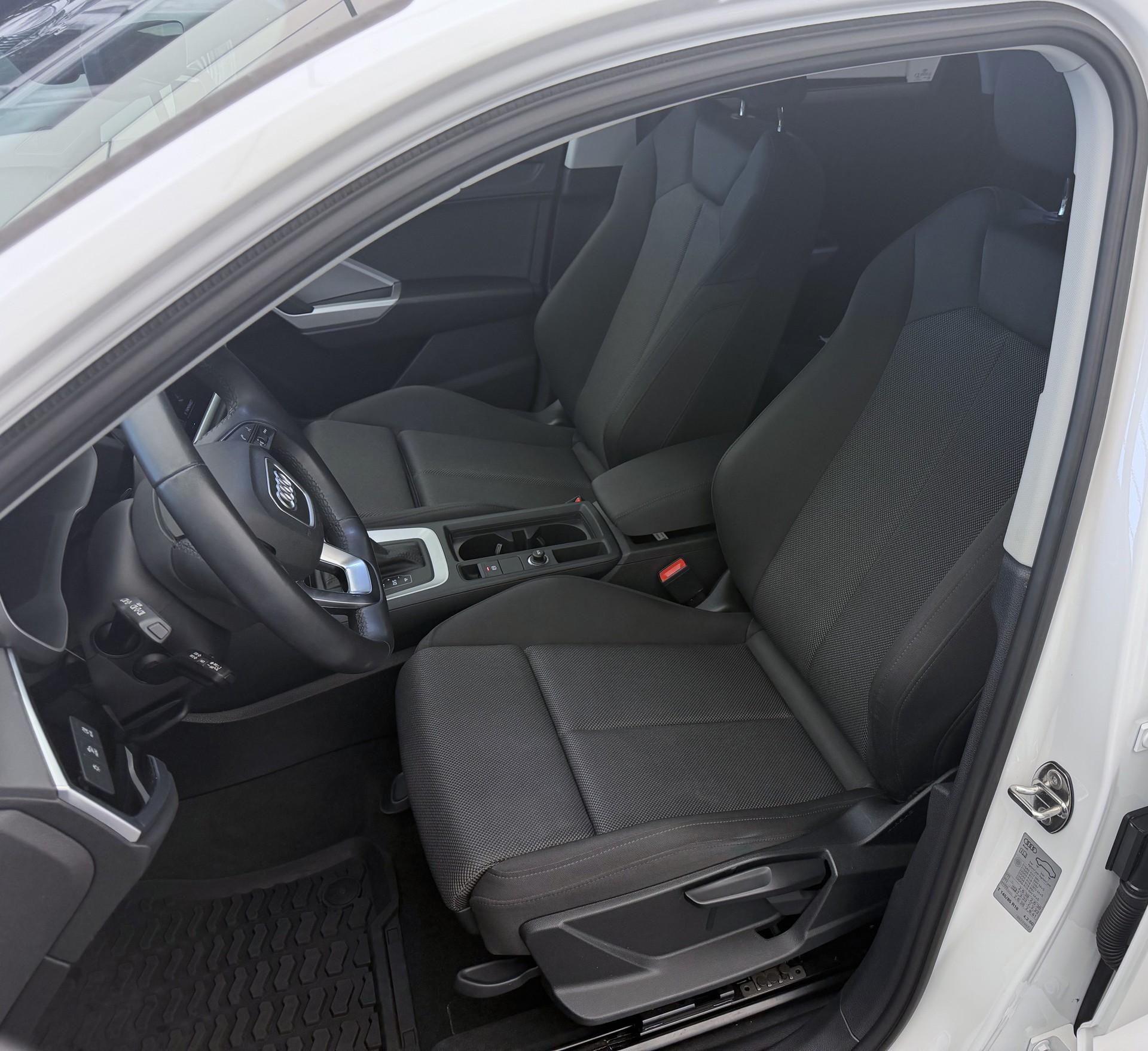 AUDI Q3 Sportback 40 TFSI quattro S-tronic-image-5