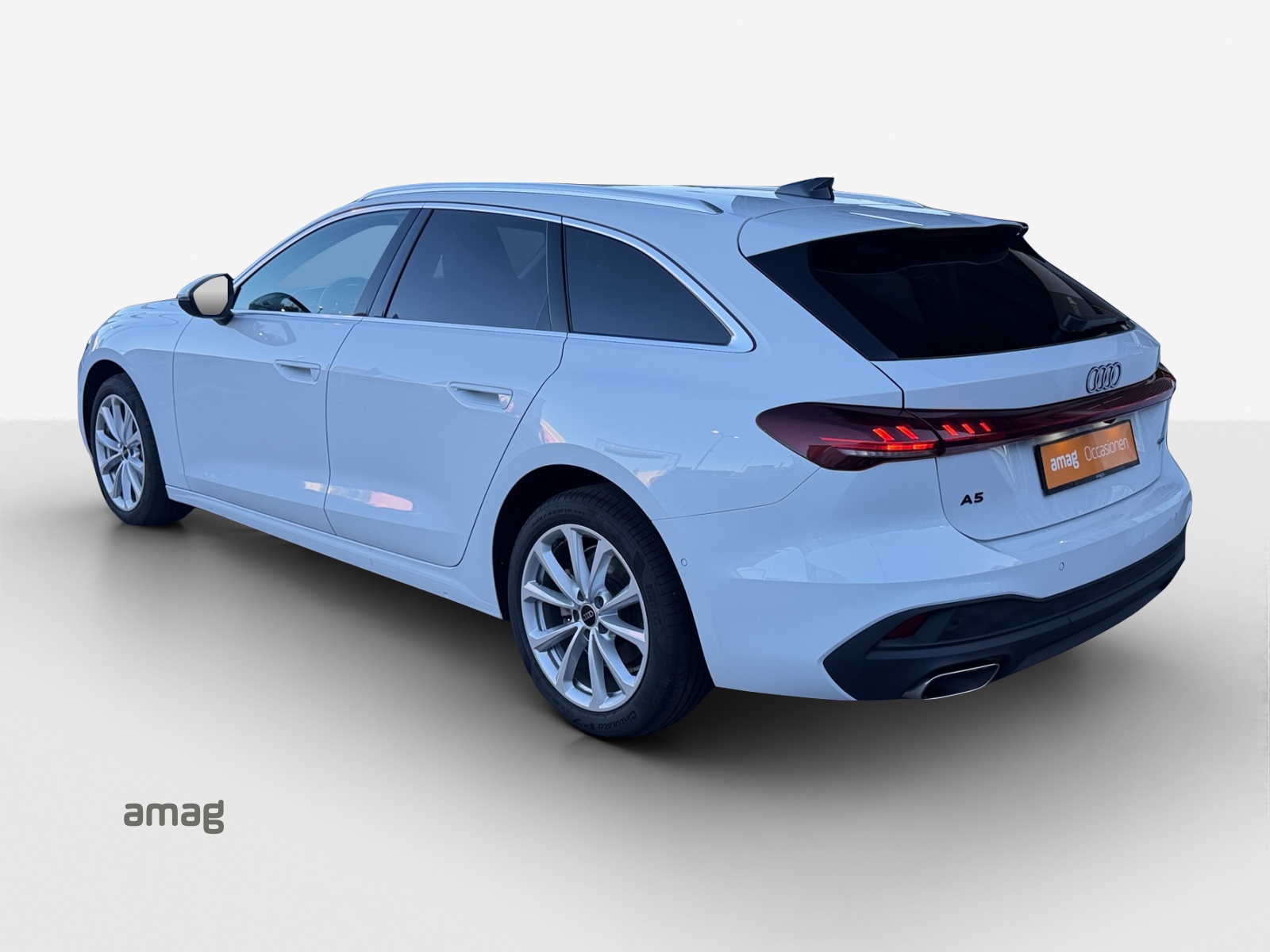 AUDI A5 Avant TFSI quattro 150 kW S tronic-image-2