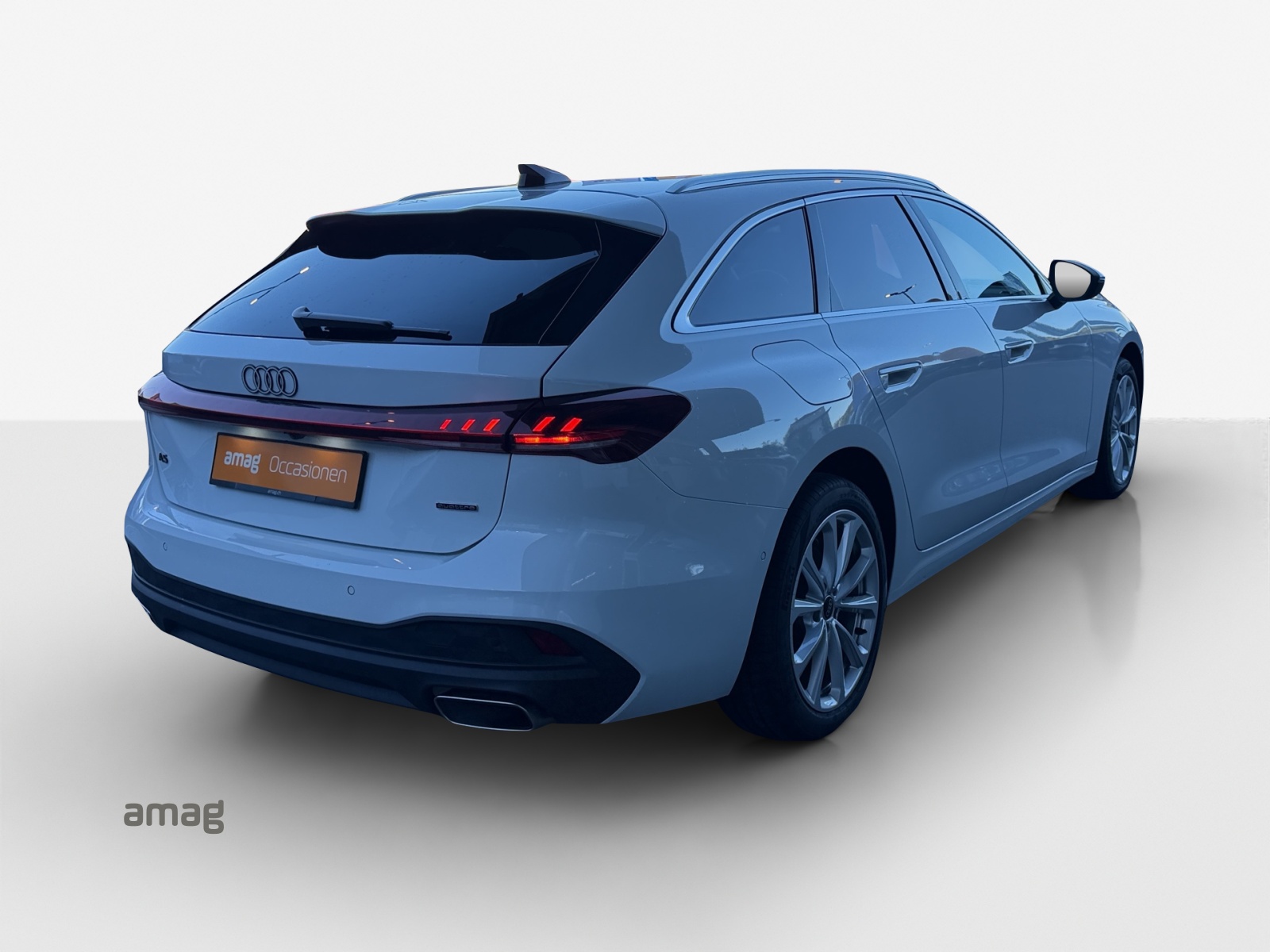 AUDI A5 Avant TFSI quattro 150 kW S tronic-image-4
