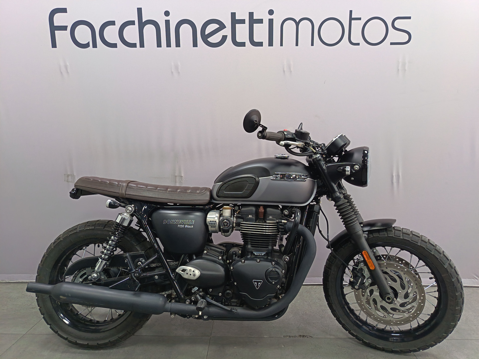 TRIUMPH Bonneville T120 Black Gold Line