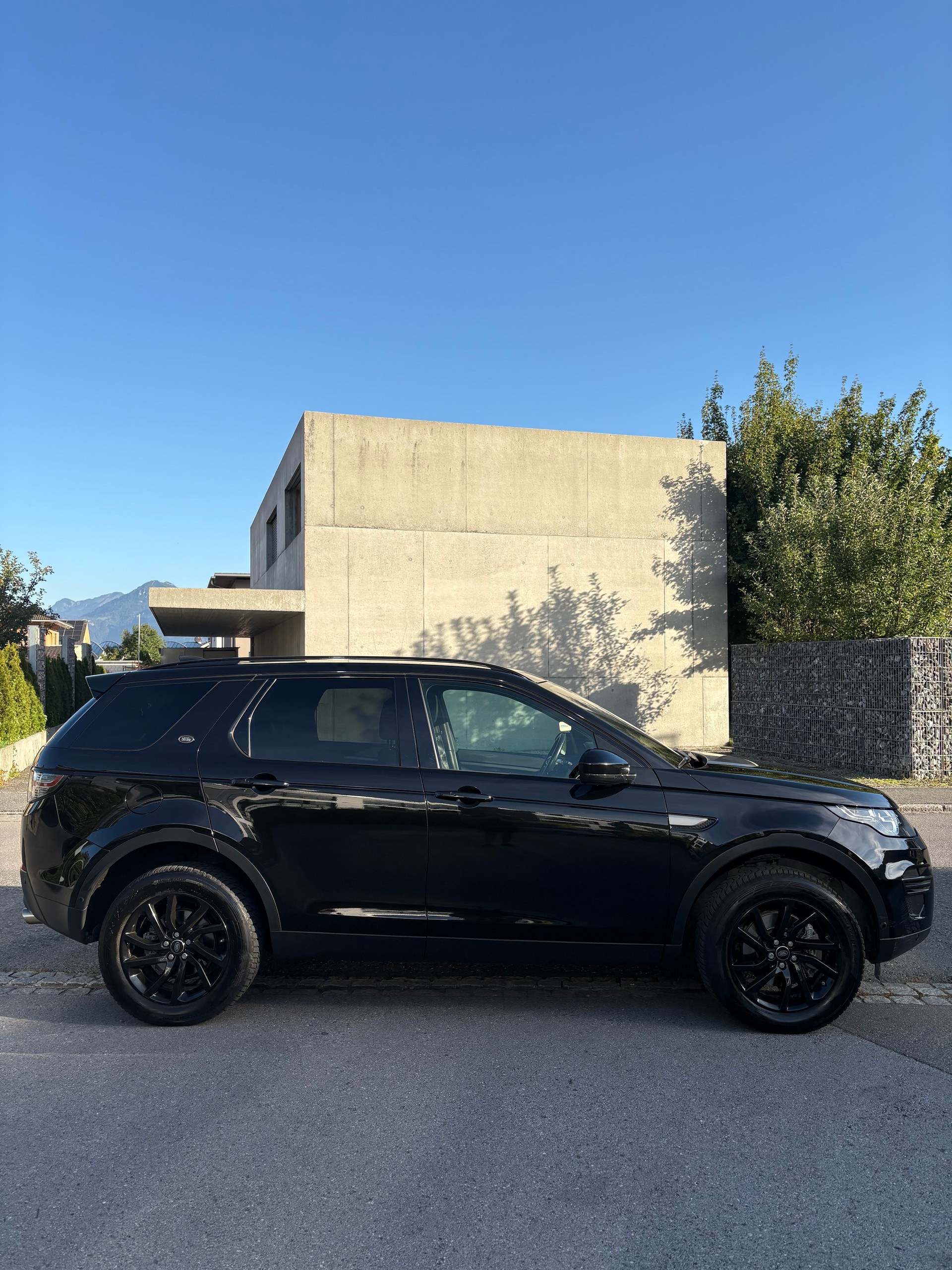 LAND ROVER 2.0 TD4 HSE Luxury-image-2