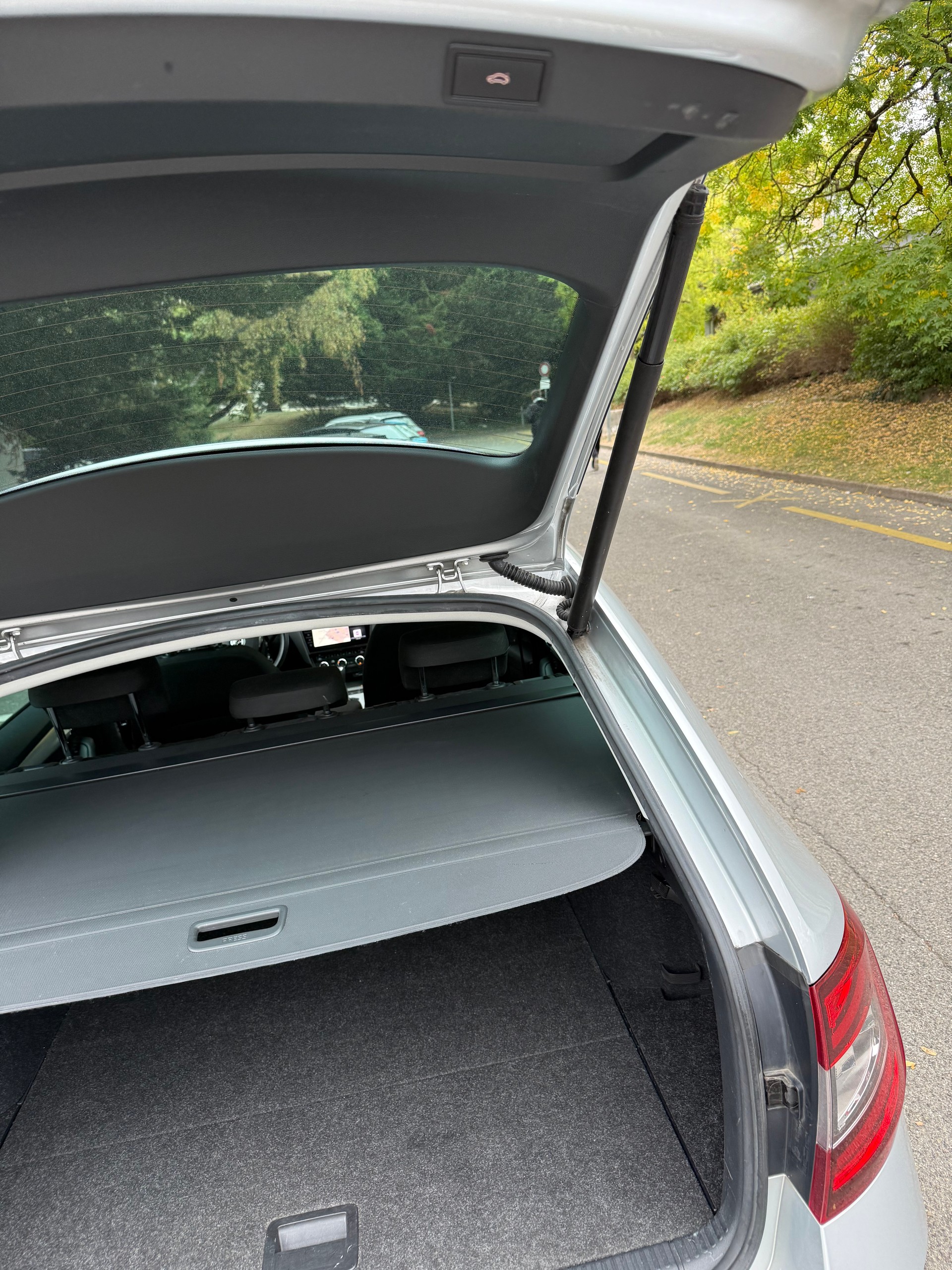 SKODA Octavia Combi 1.8 TSI Ambition 4x4 DSG-image-11