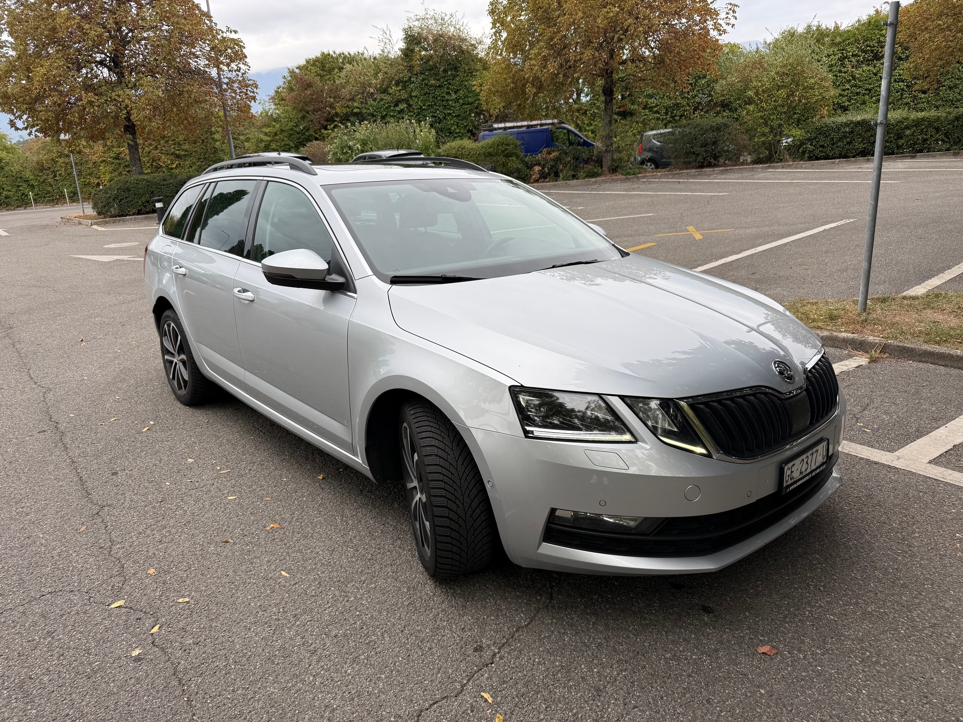 SKODA Octavia Combi 1.8 TSI Ambition 4x4 DSG-image-3