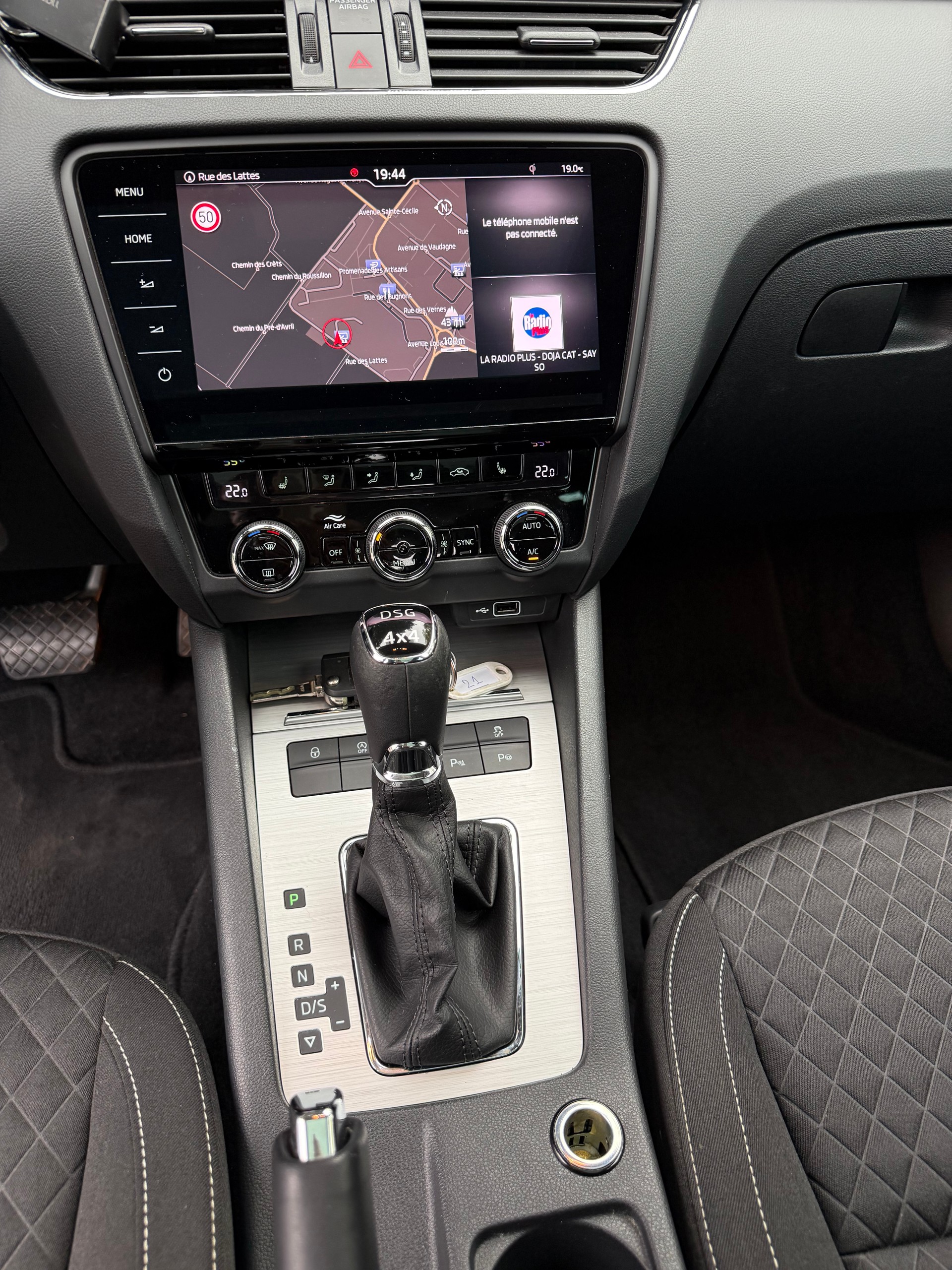 SKODA Octavia Combi 1.8 TSI Ambition 4x4 DSG-image-14
