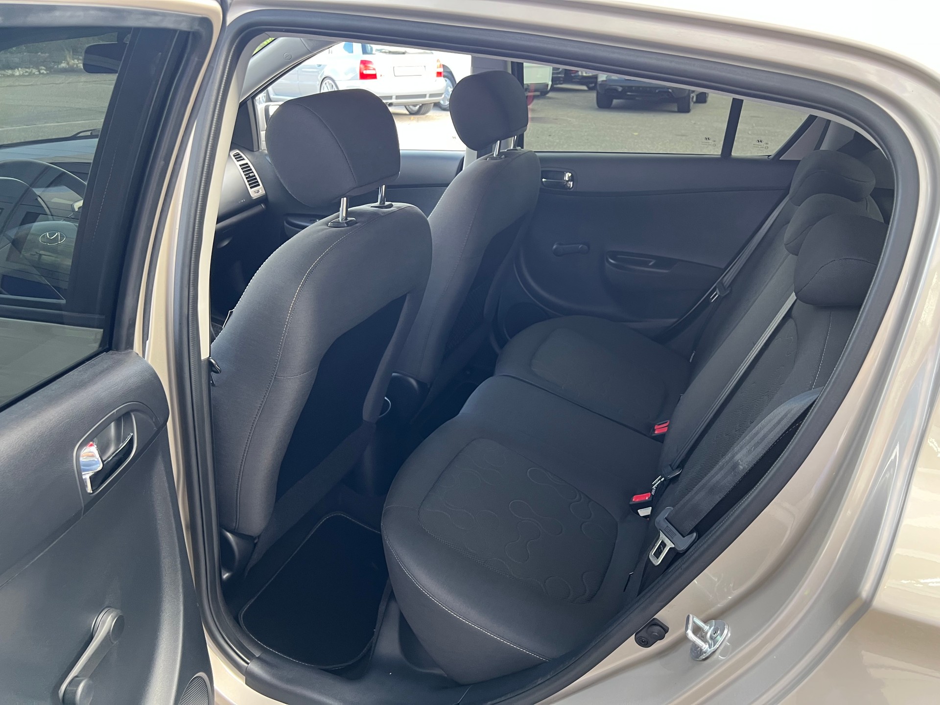 HYUNDAI i20 1.2 Comfort-image-11