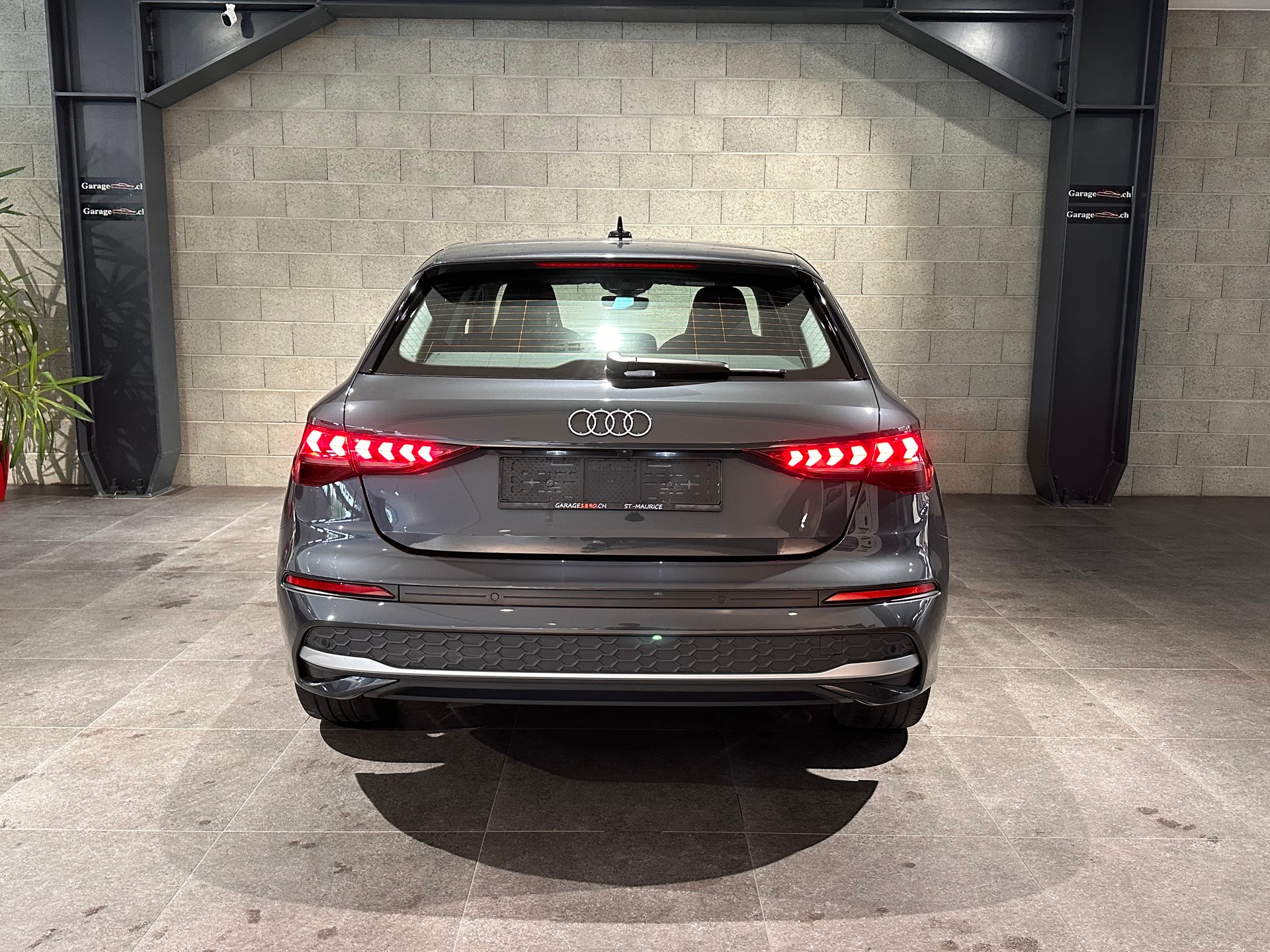 AUDI A3 Sportback 35 TFSI Attraction-image-5