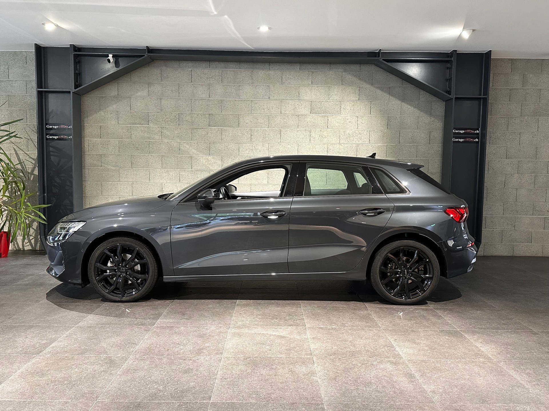 AUDI A3 Sportback 35 TFSI Attraction-image-0