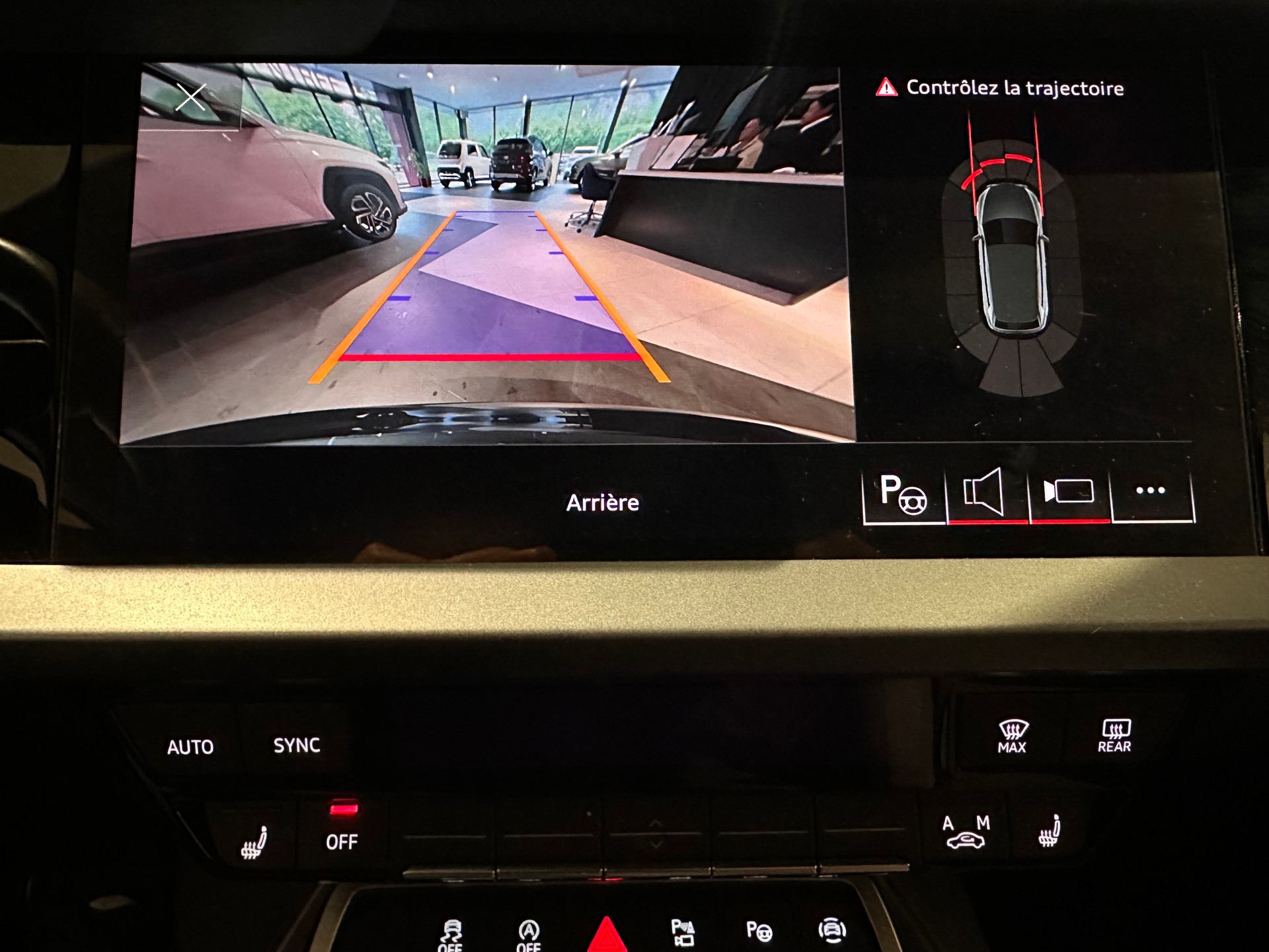 AUDI A3 Sportback 35 TFSI Attraction-image-11