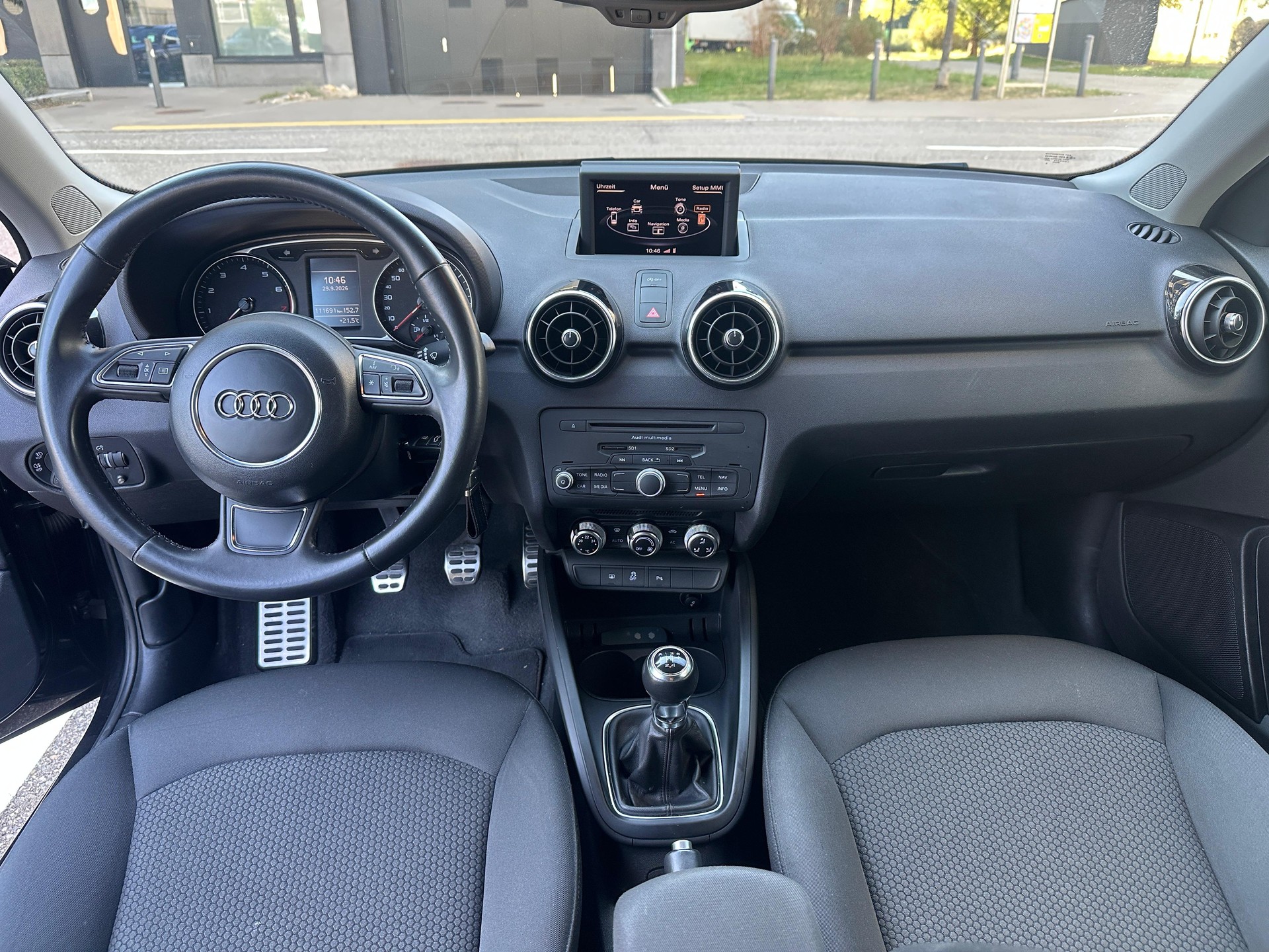AUDI A1 Sportback 1.2 TFSI Attraction-image-5