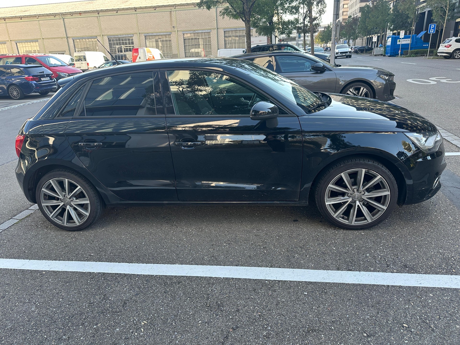 AUDI A1 Sportback 1.2 TFSI Attraction-image-4