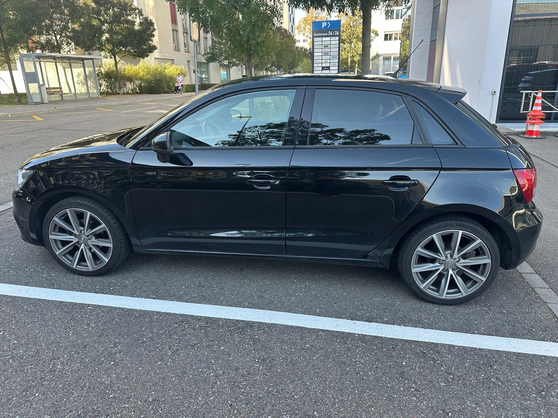 AUDI A1 Sportback 1.2 TFSI Attraction-image-3