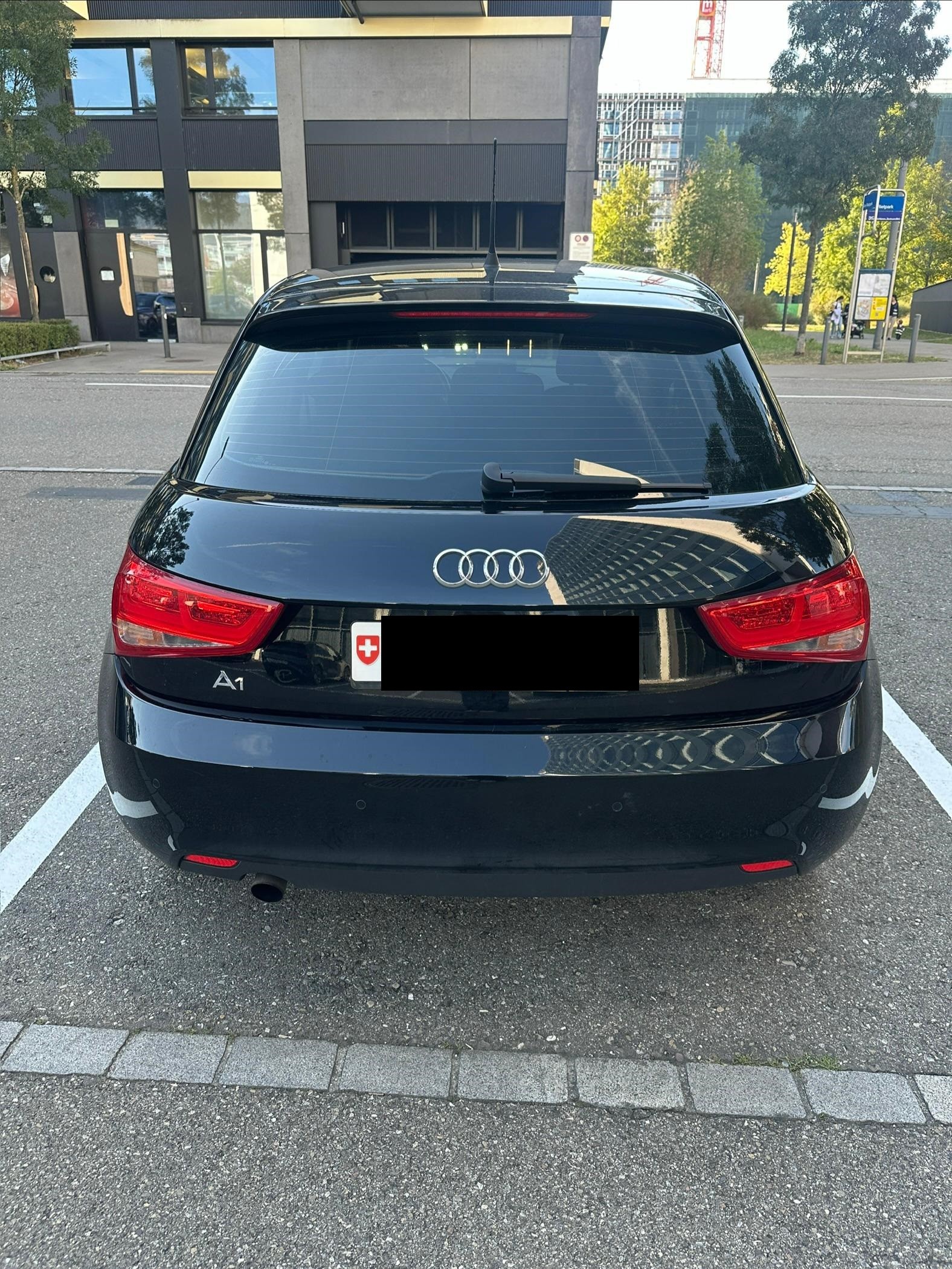 AUDI A1 Sportback 1.2 TFSI Attraction-image-2