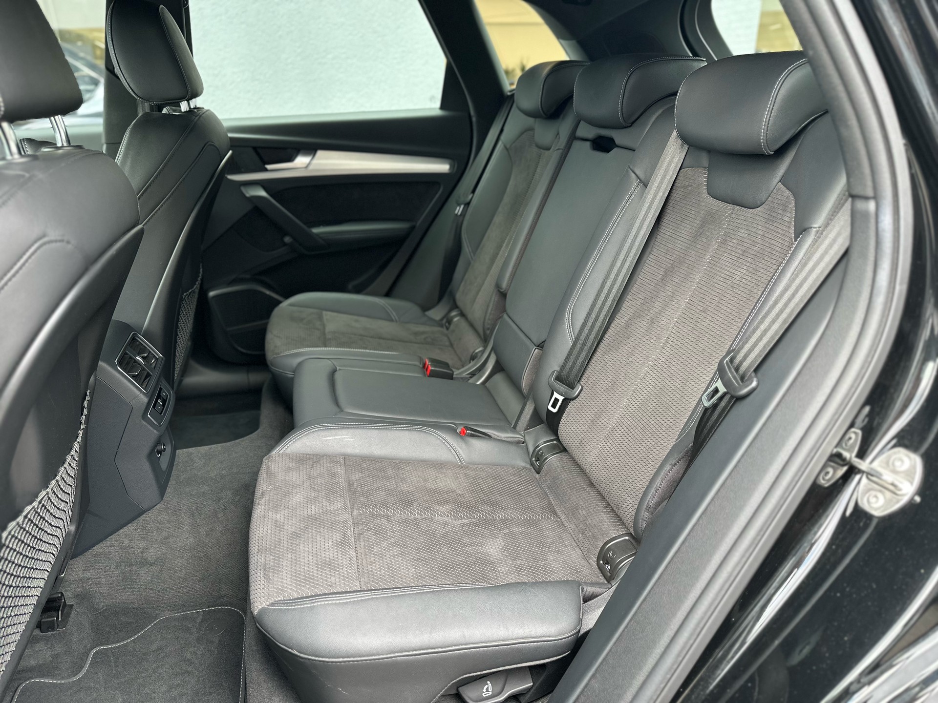 AUDI Q5 45 TFSI sport quattro S-tronic-image-6