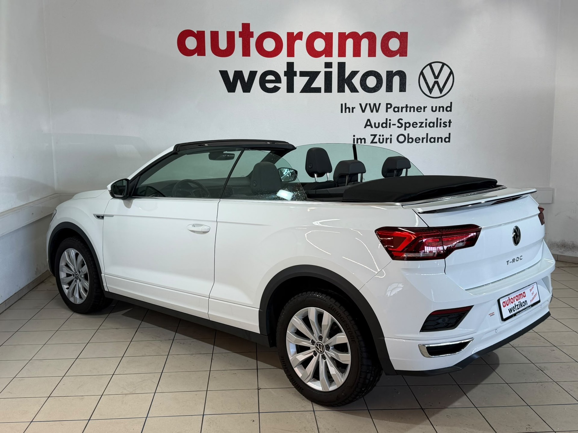 VW T-Roc Cabriolet 1.5 TSI EVO R-Line-showroom-element-3