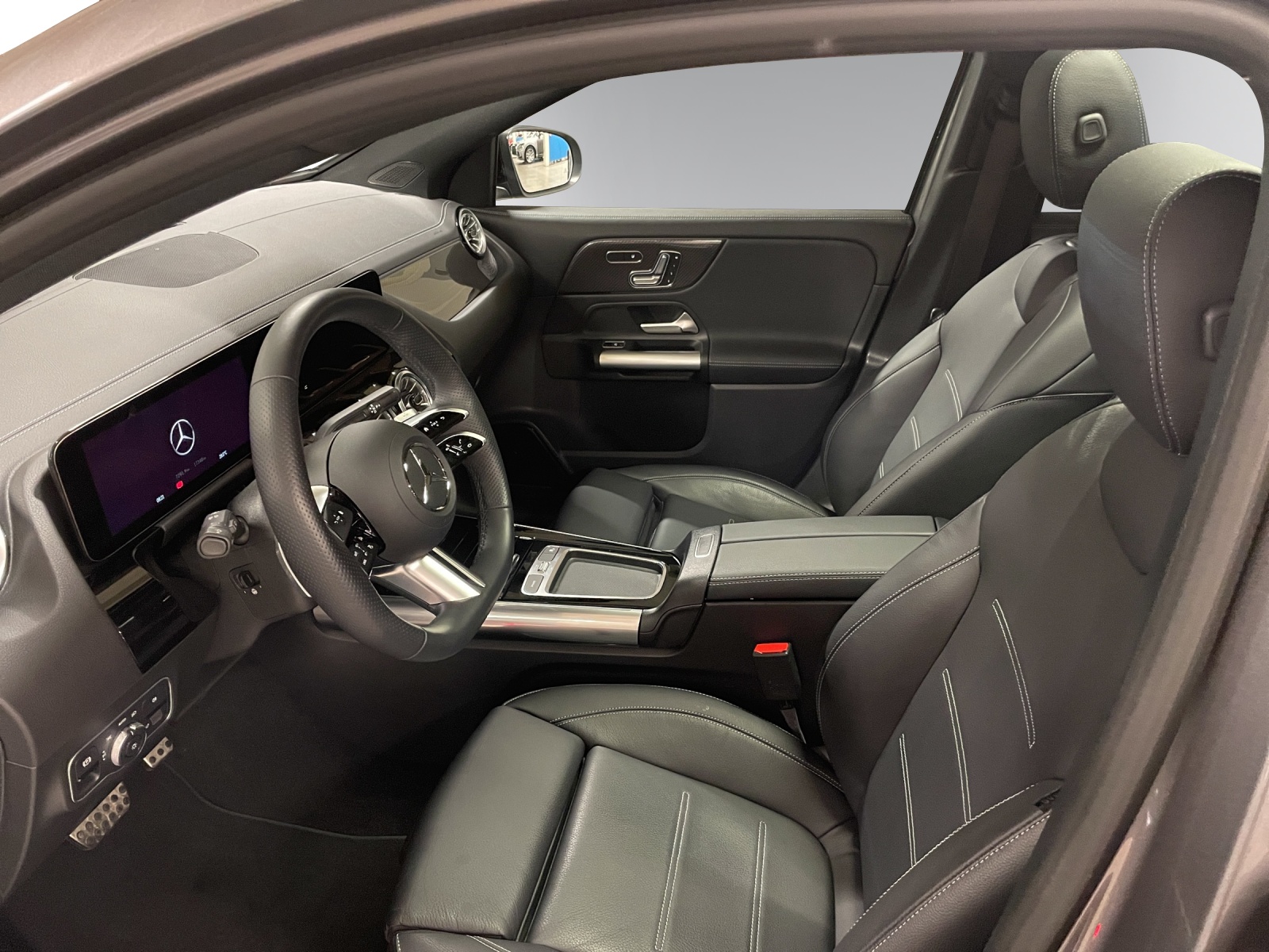 MERCEDES-BENZ GLA 250 4Matic 8G-DCT Swiss Star-image-8
