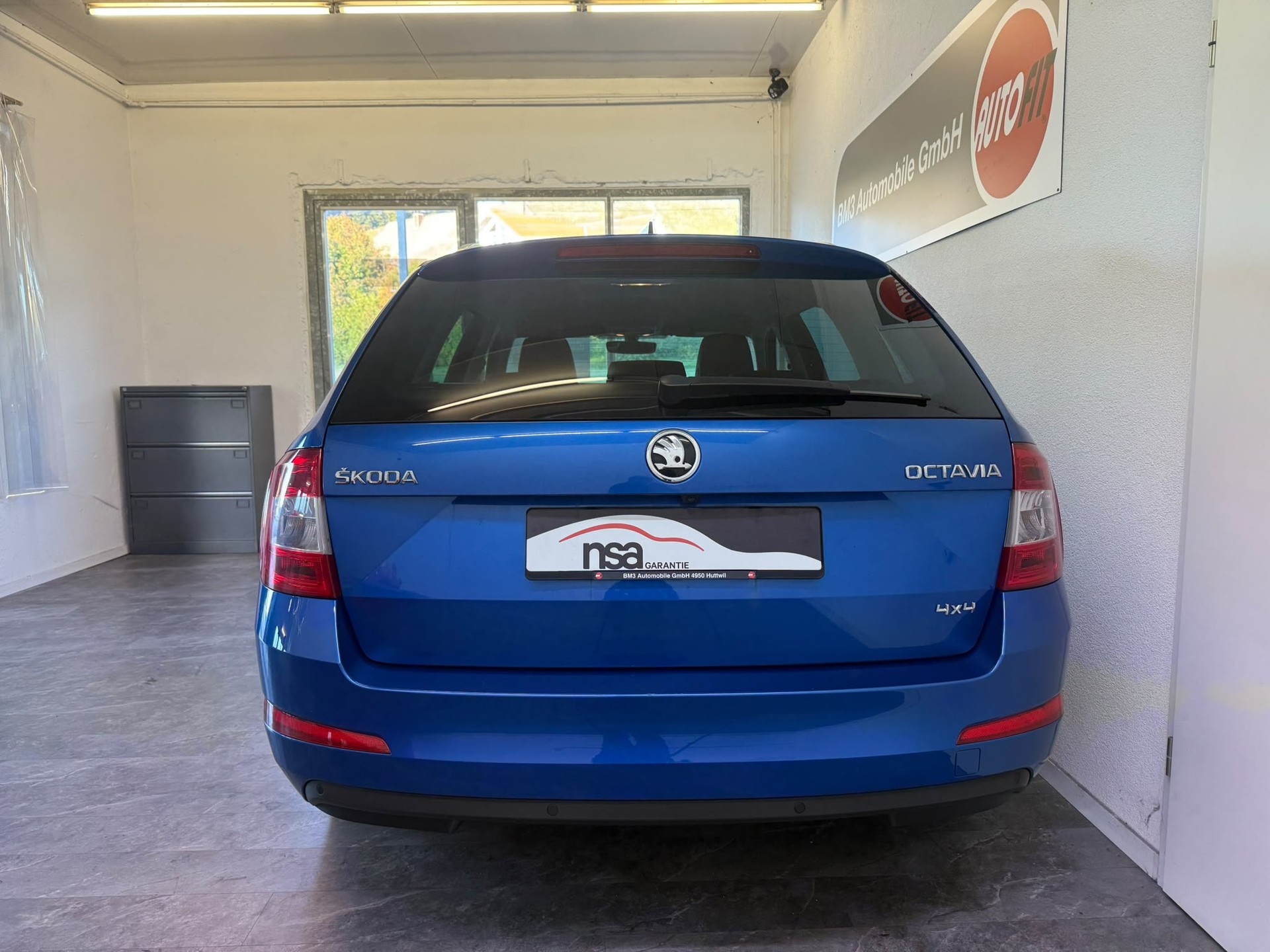 SKODA Octavia Combi 1.8 TSI Ambition 4x4 DSG-image-3
