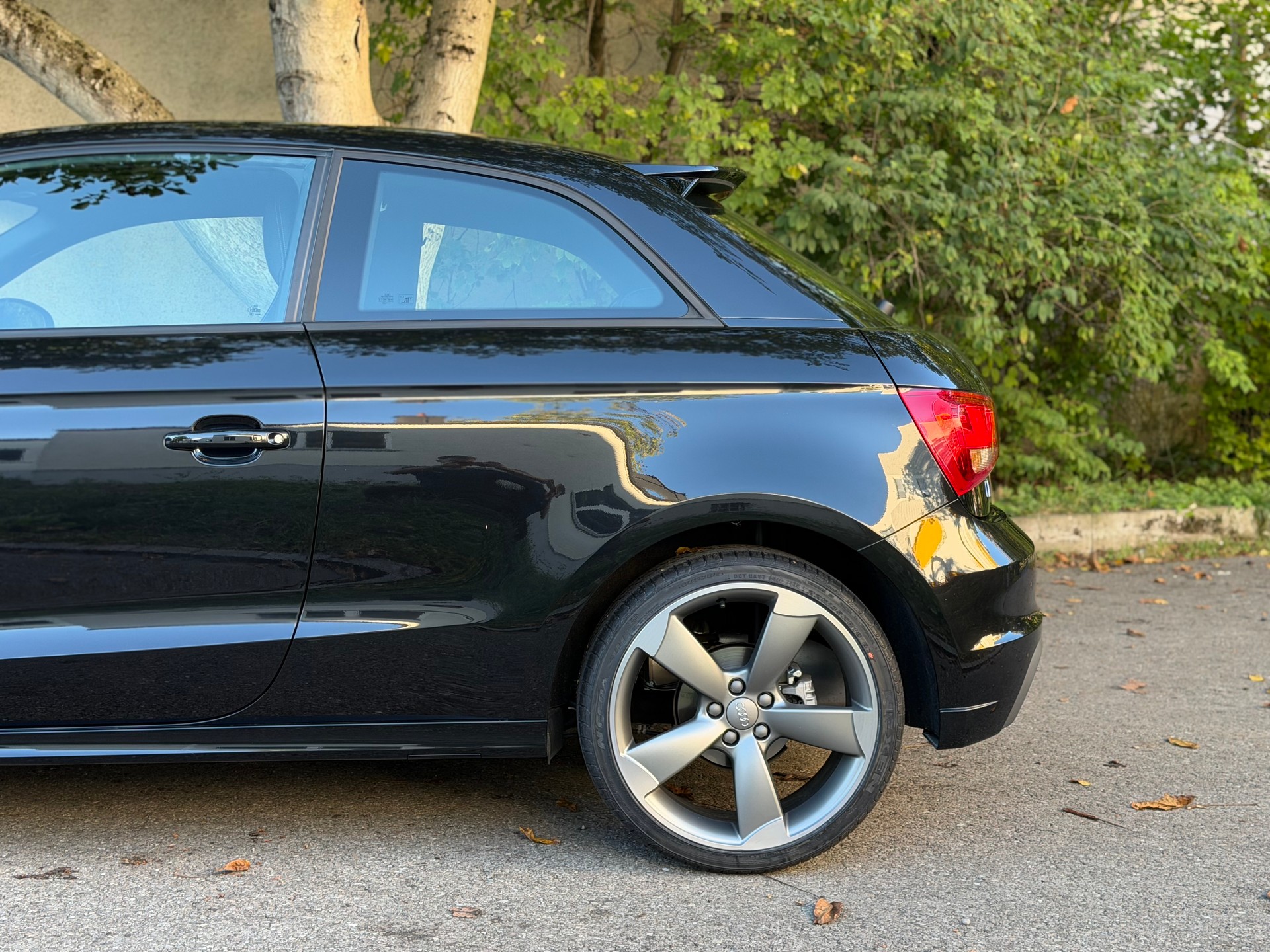 AUDI A1 Sport 1.4 TFSI Ambition S-tronic-image-4
