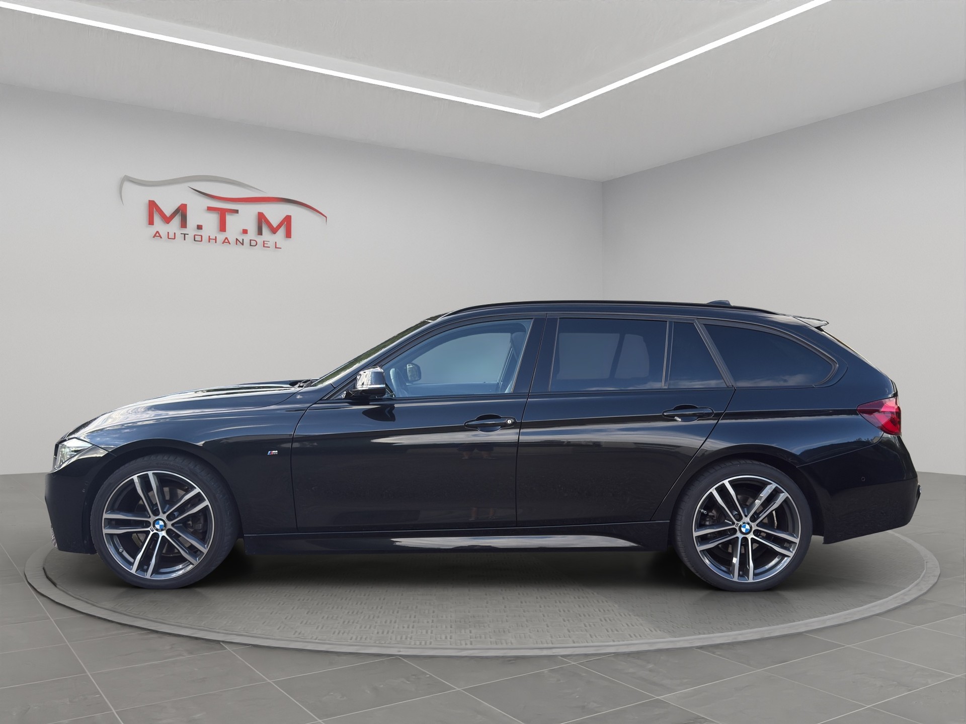 BMW 330i xDrive Touring Edition M Sport Steptronic-image-7