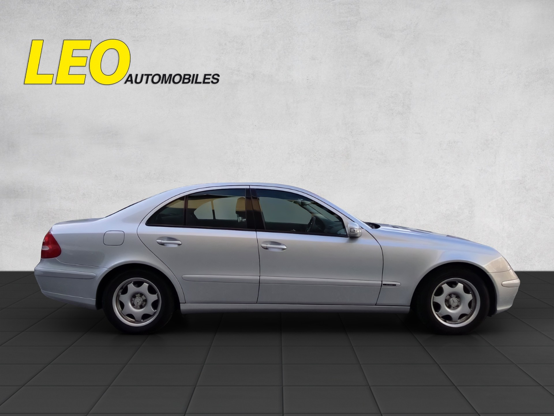 MERCEDES-BENZ E 200 Kompressor Classic-image-5
