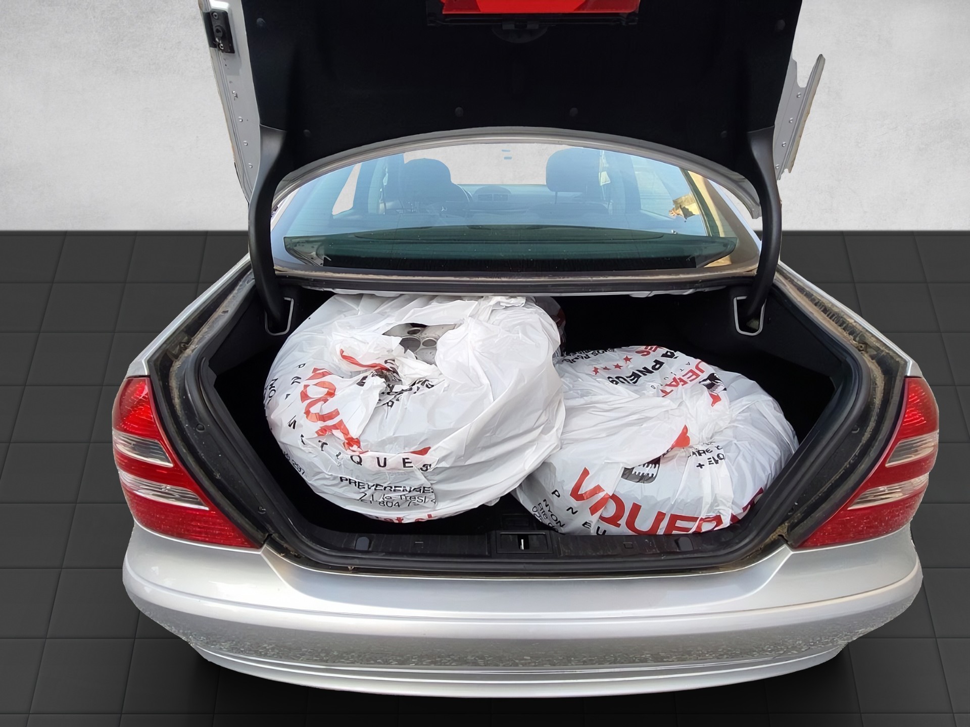MERCEDES-BENZ E 200 Kompressor Classic-image-11