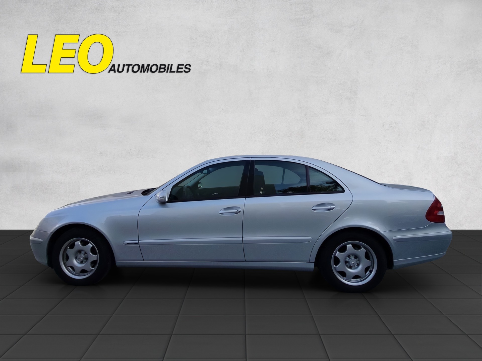 MERCEDES-BENZ E 200 Kompressor Classic-image-4