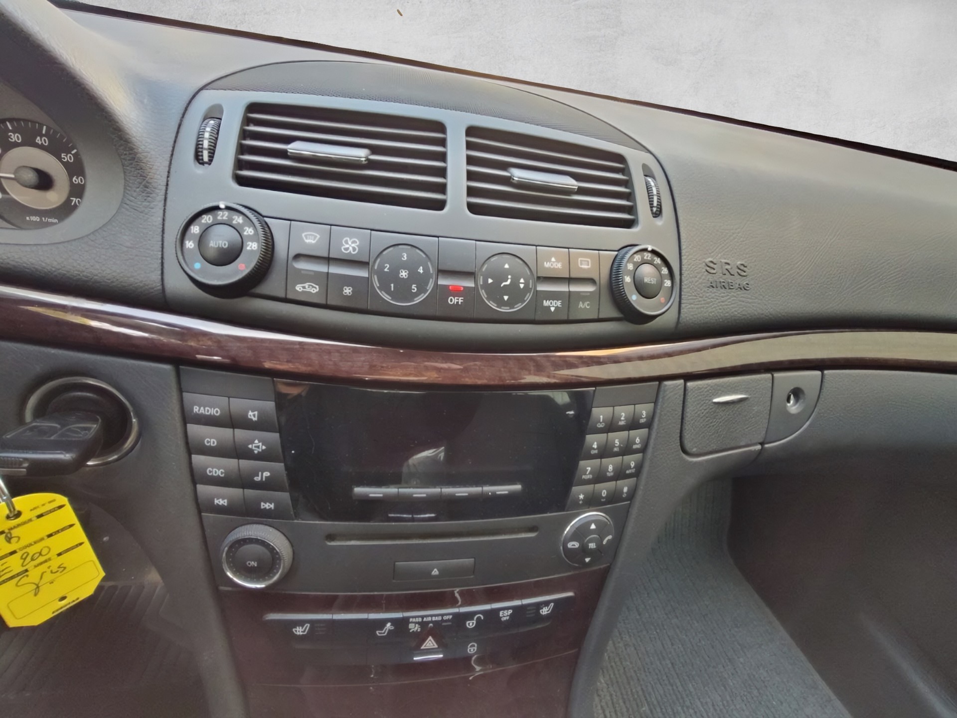 MERCEDES-BENZ E 200 Kompressor Classic-image-7