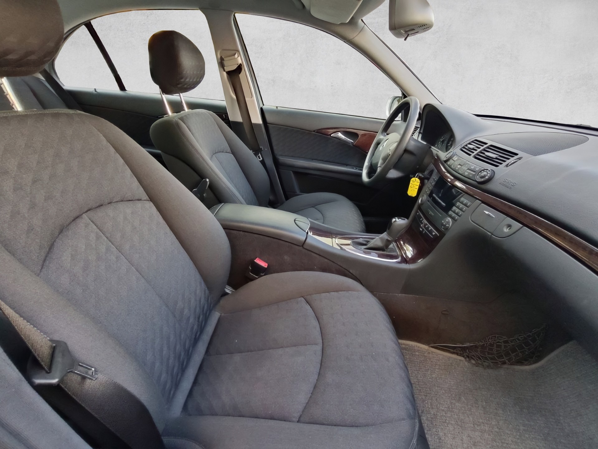 MERCEDES-BENZ E 200 Kompressor Classic-image-9