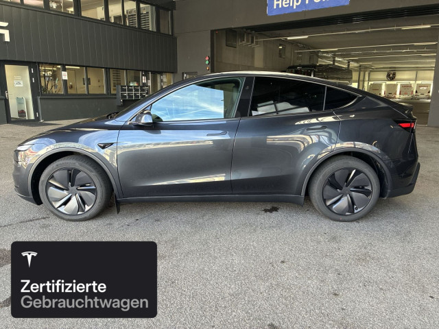 TESLA Model Y Long Range AWD-image-3