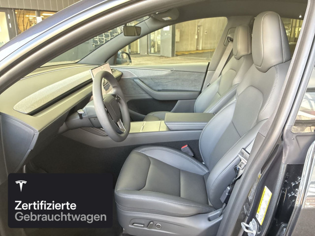 TESLA Model Y Long Range AWD-image-12