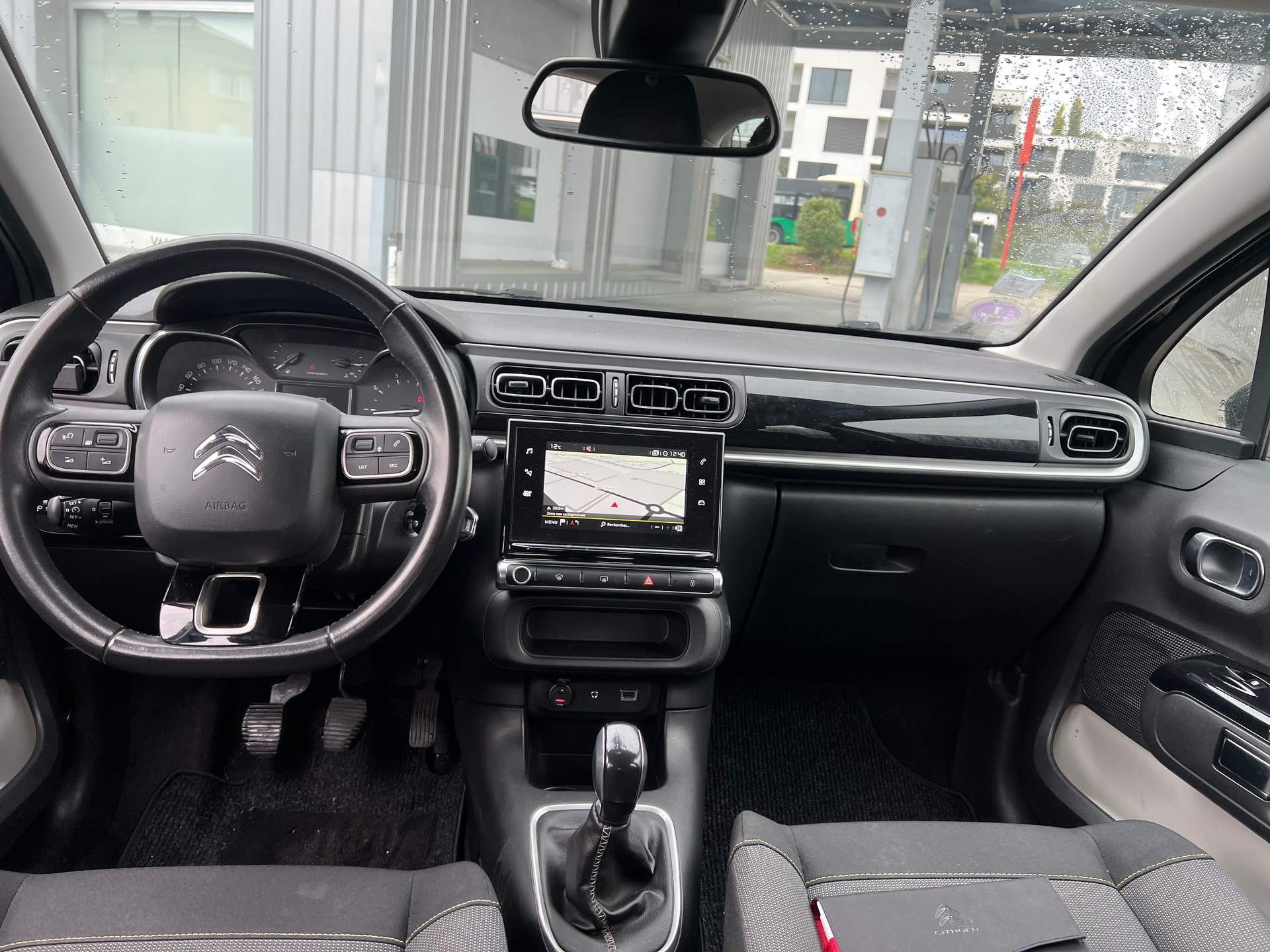 CITROEN C3 1.2i PureTech Shine-image-9