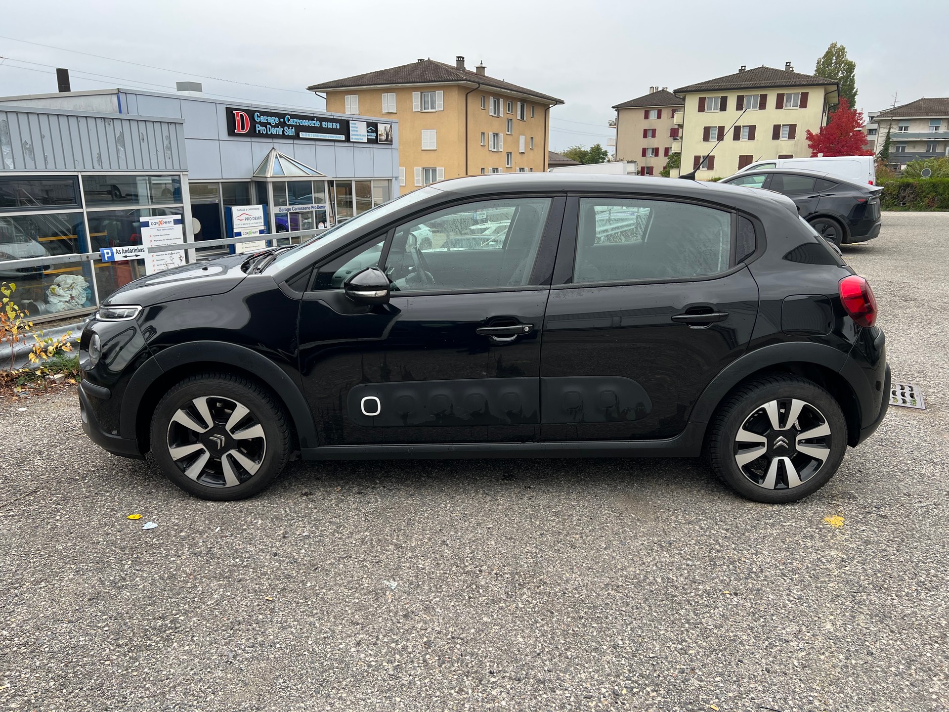 CITROEN C3 1.2i PureTech Shine-image-5