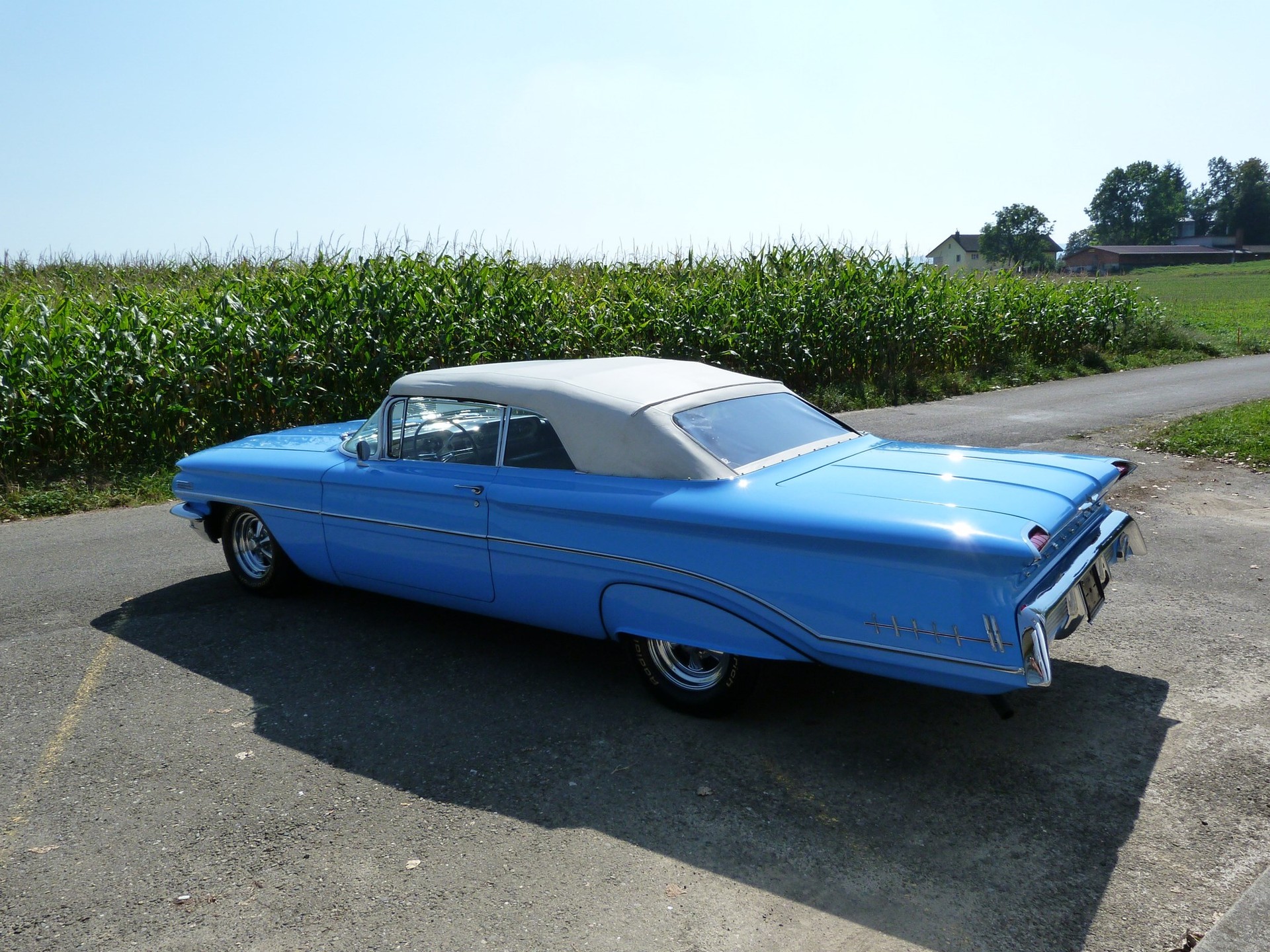 OLDSMOBILE 88-image-3
