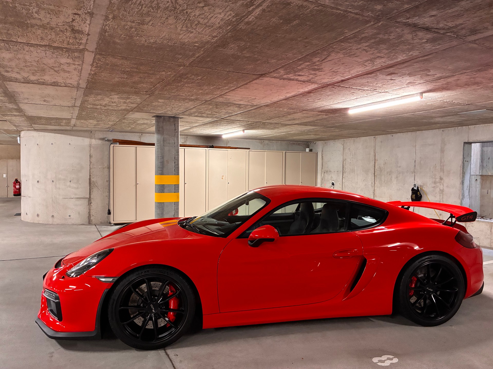 PORSCHE Cayman GT4 (981) – Guards Red | 19'500 km-image-3