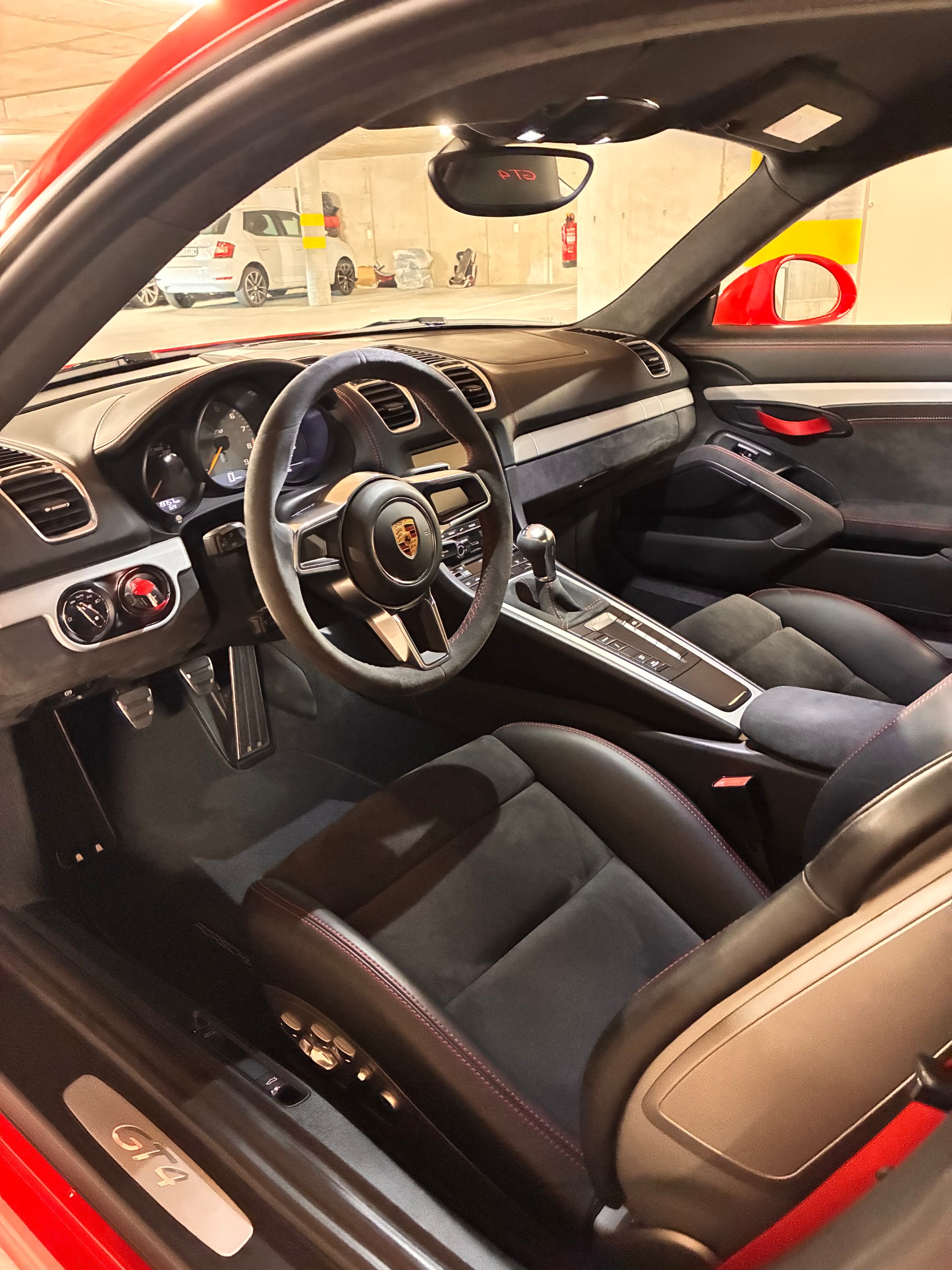 PORSCHE Cayman GT4 (981) – Guards Red | 19'500 km-image-5