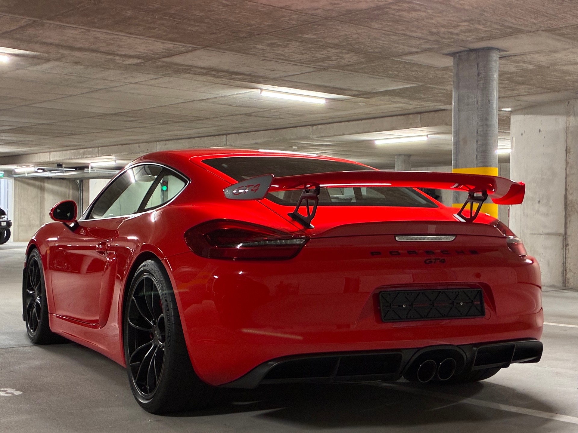PORSCHE Cayman GT4 (981) – Guards Red | 19'500 km-image-0