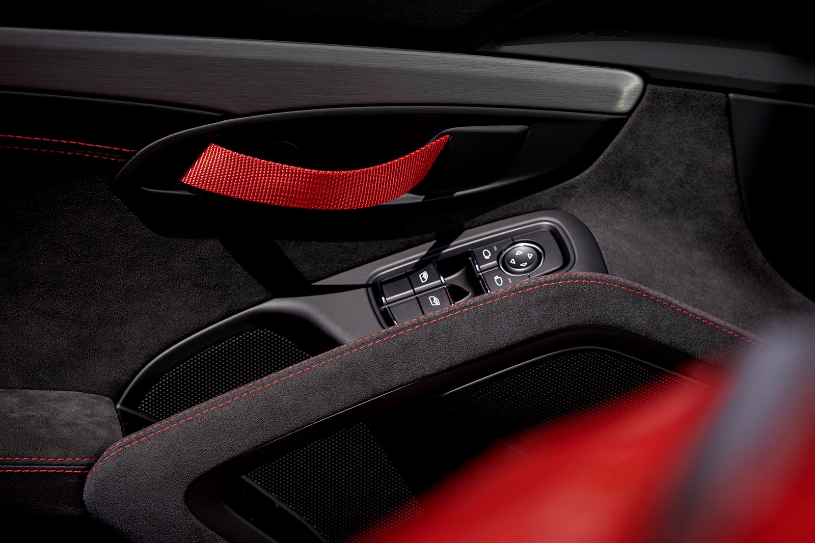 PORSCHE Cayman GT4-image-4