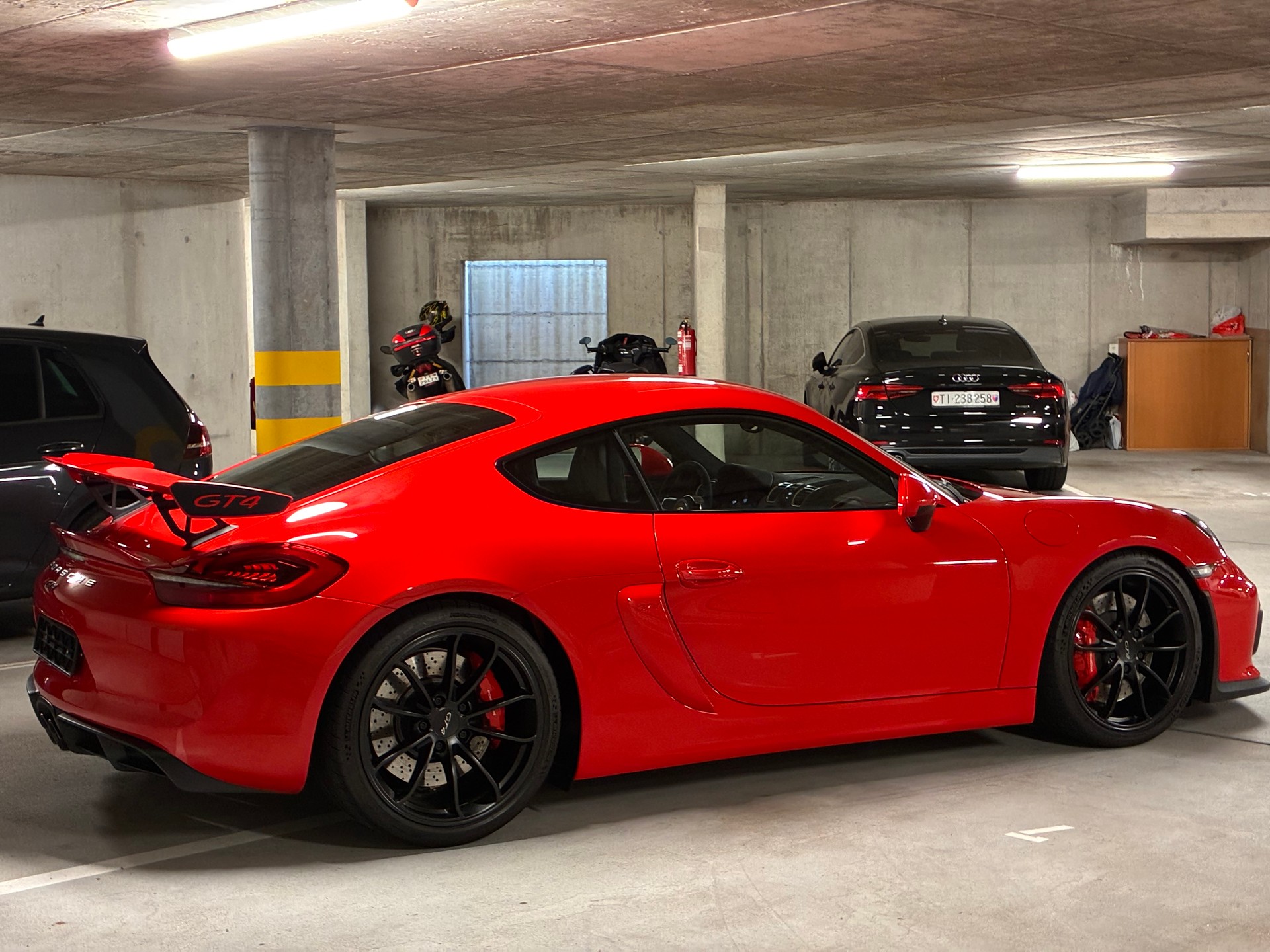PORSCHE Cayman GT4 (981) – Guards Red | 19'500 km-image-4