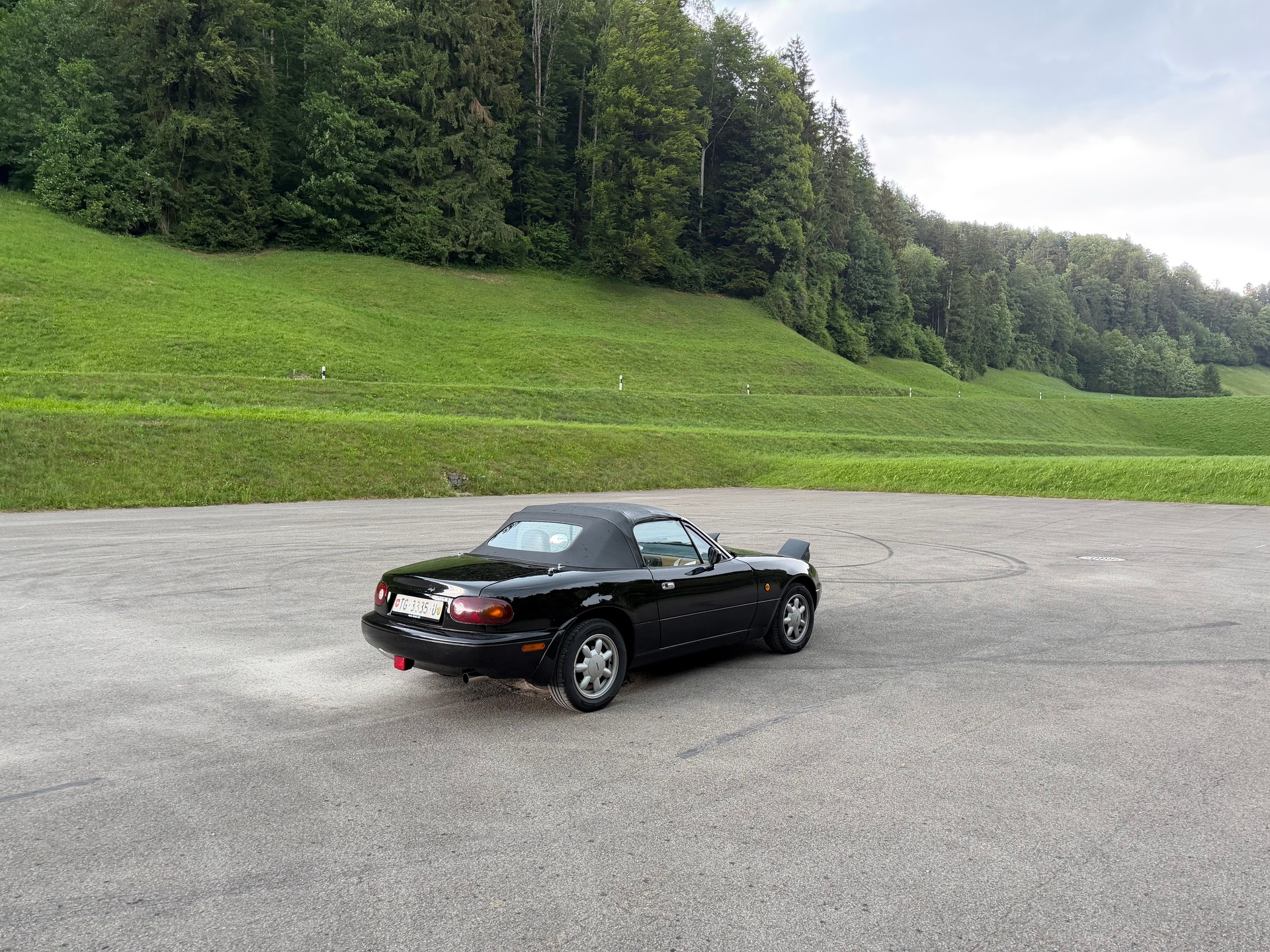 MAZDA 1.6i Black Special-image-3